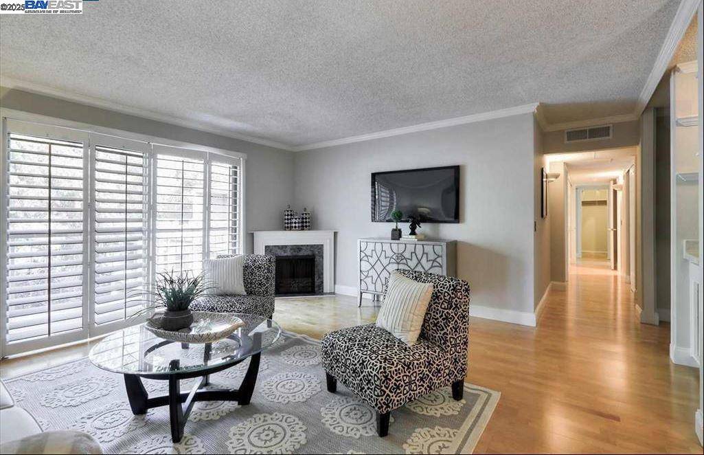 Walnut Creek, CA 94596,430 N Civic Dr #411
