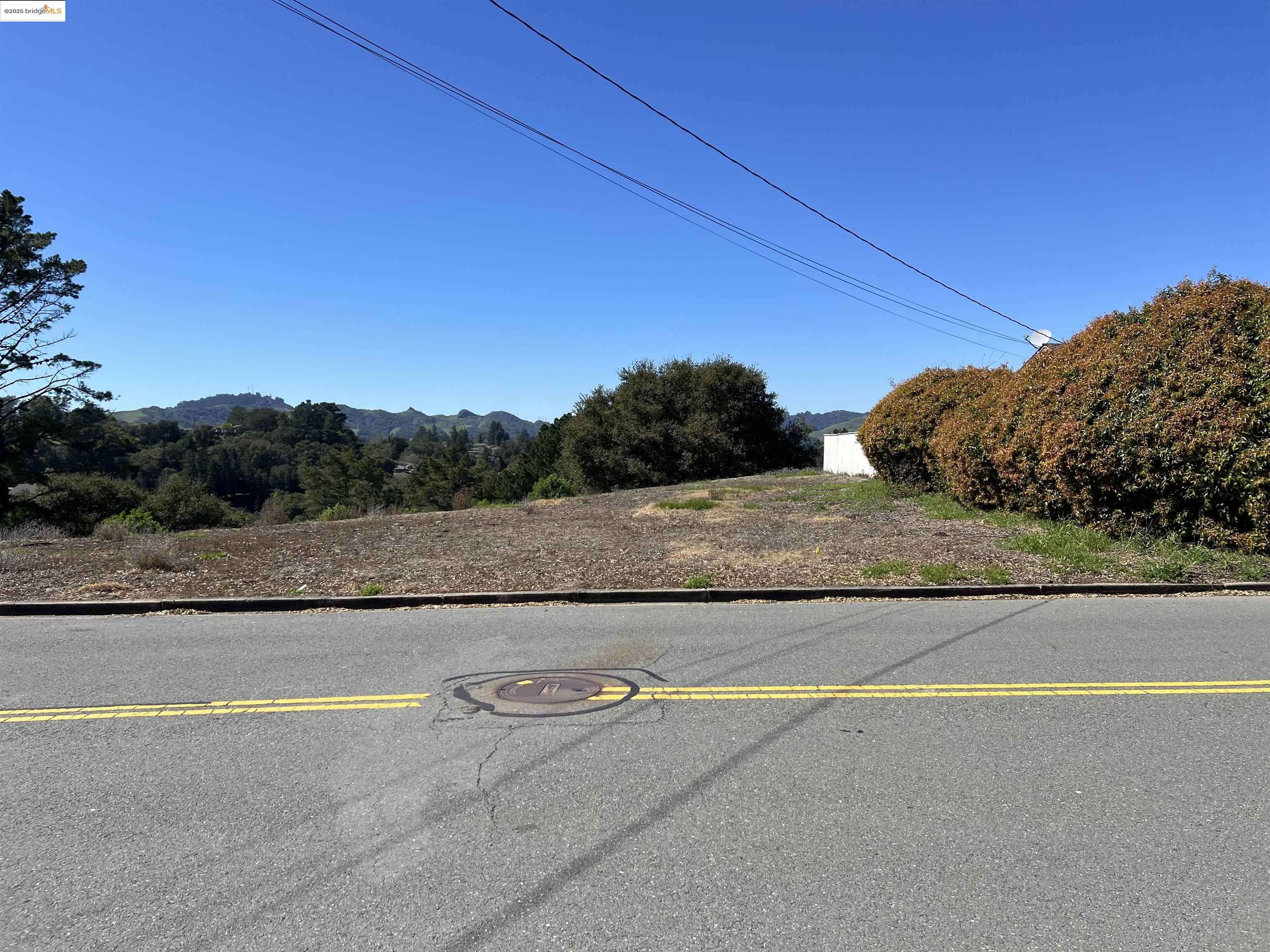 Orinda, CA 94563,82 Zander Dr