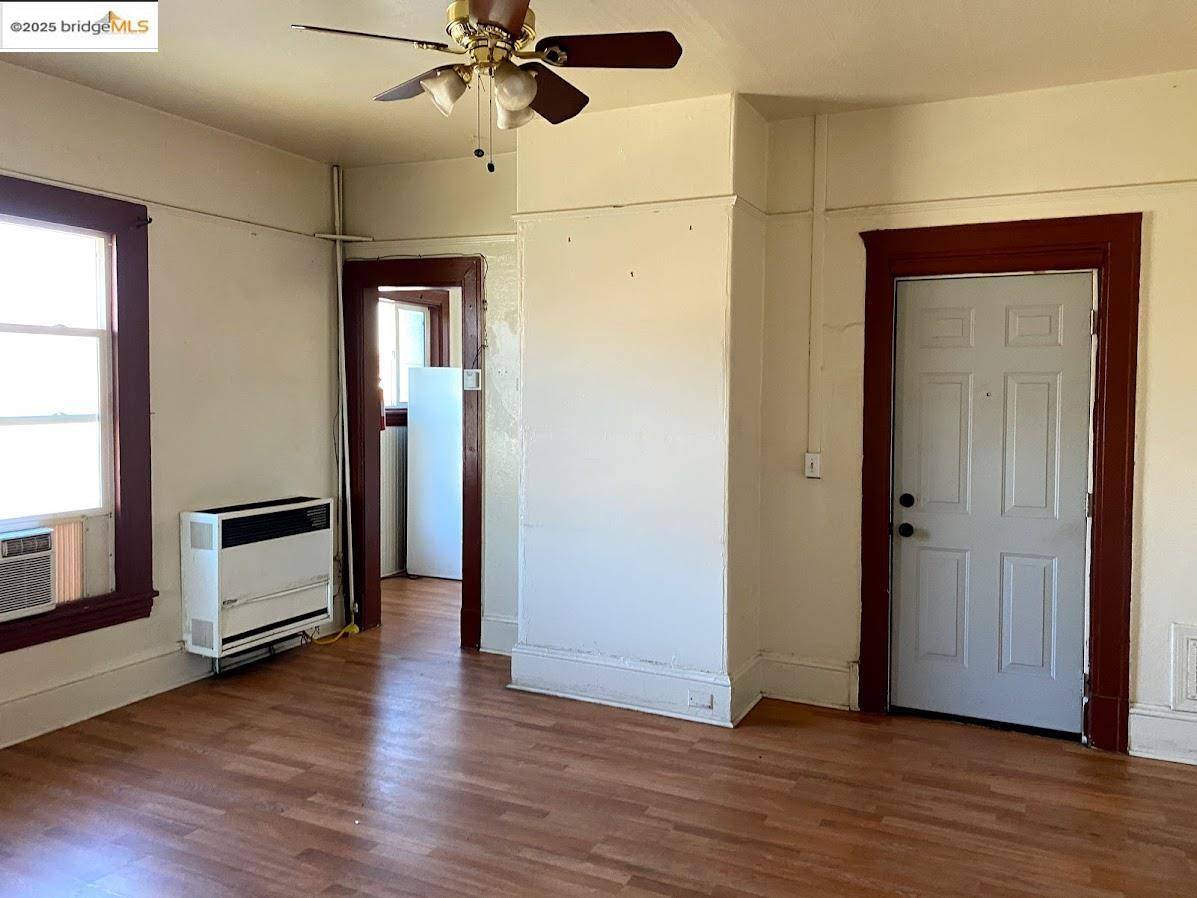Stockton, CA 95202,44 W. Acacia Street #4