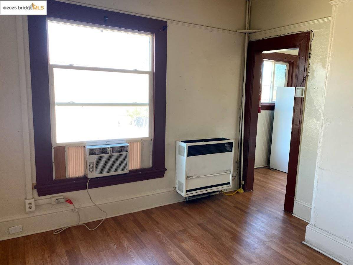 Stockton, CA 95202,44 W. Acacia Street #4