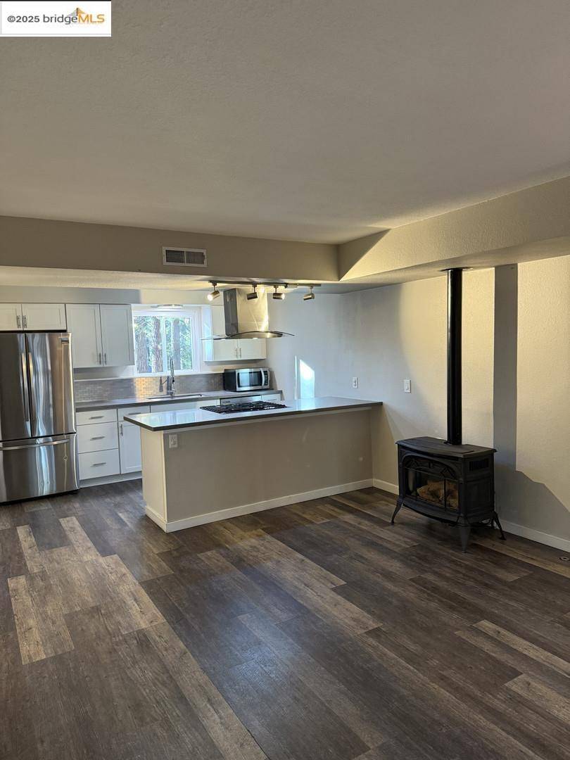 South Lake Tahoe, CA 96150,1200 Wildwood AVE ## 17