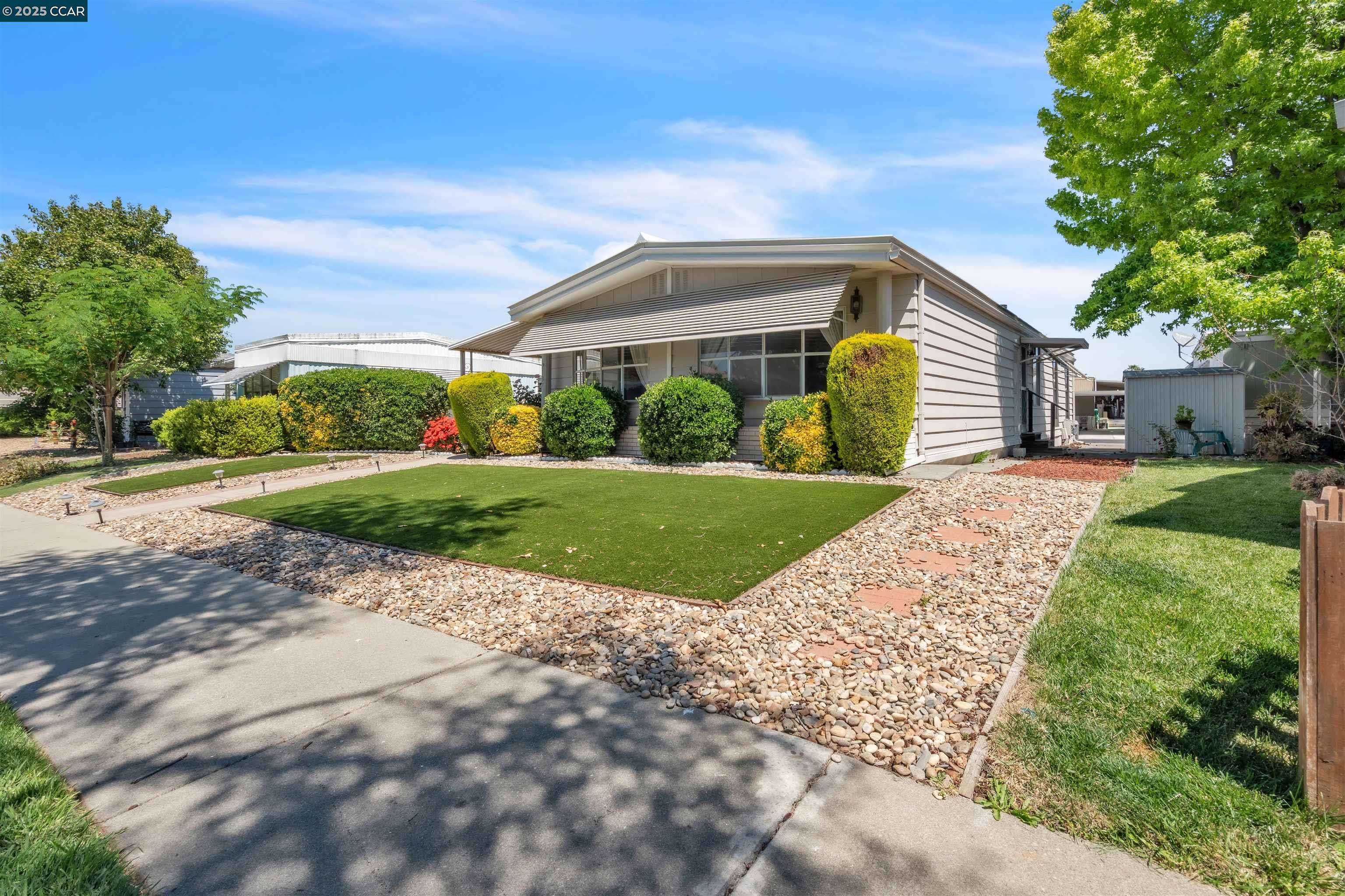 Concord, CA 94520,2137 Dalis Dr #95