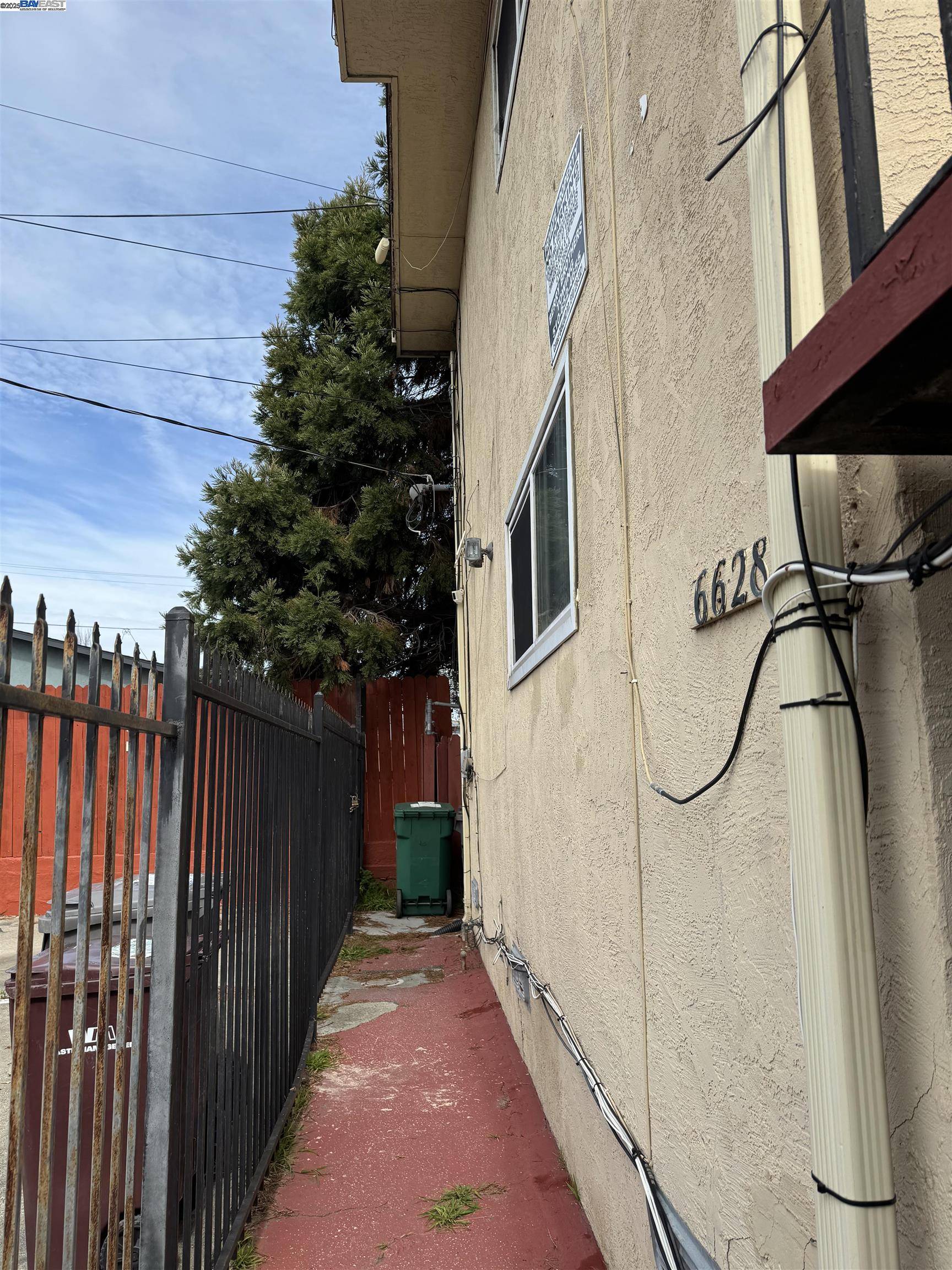 Oakland, CA 94608,6628 Helen Court