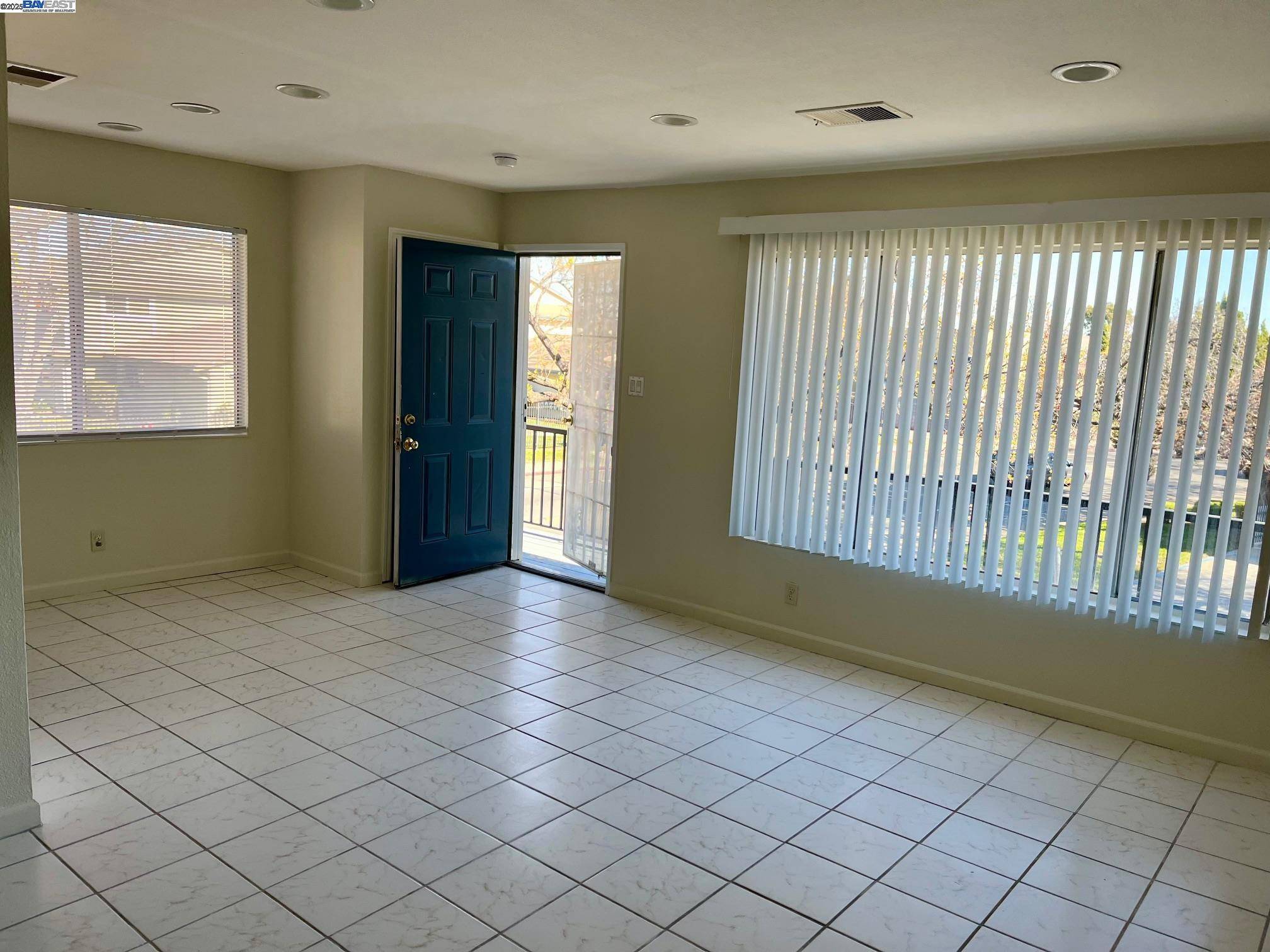 Antioch, CA 94509,2101 Lemontree Way #4