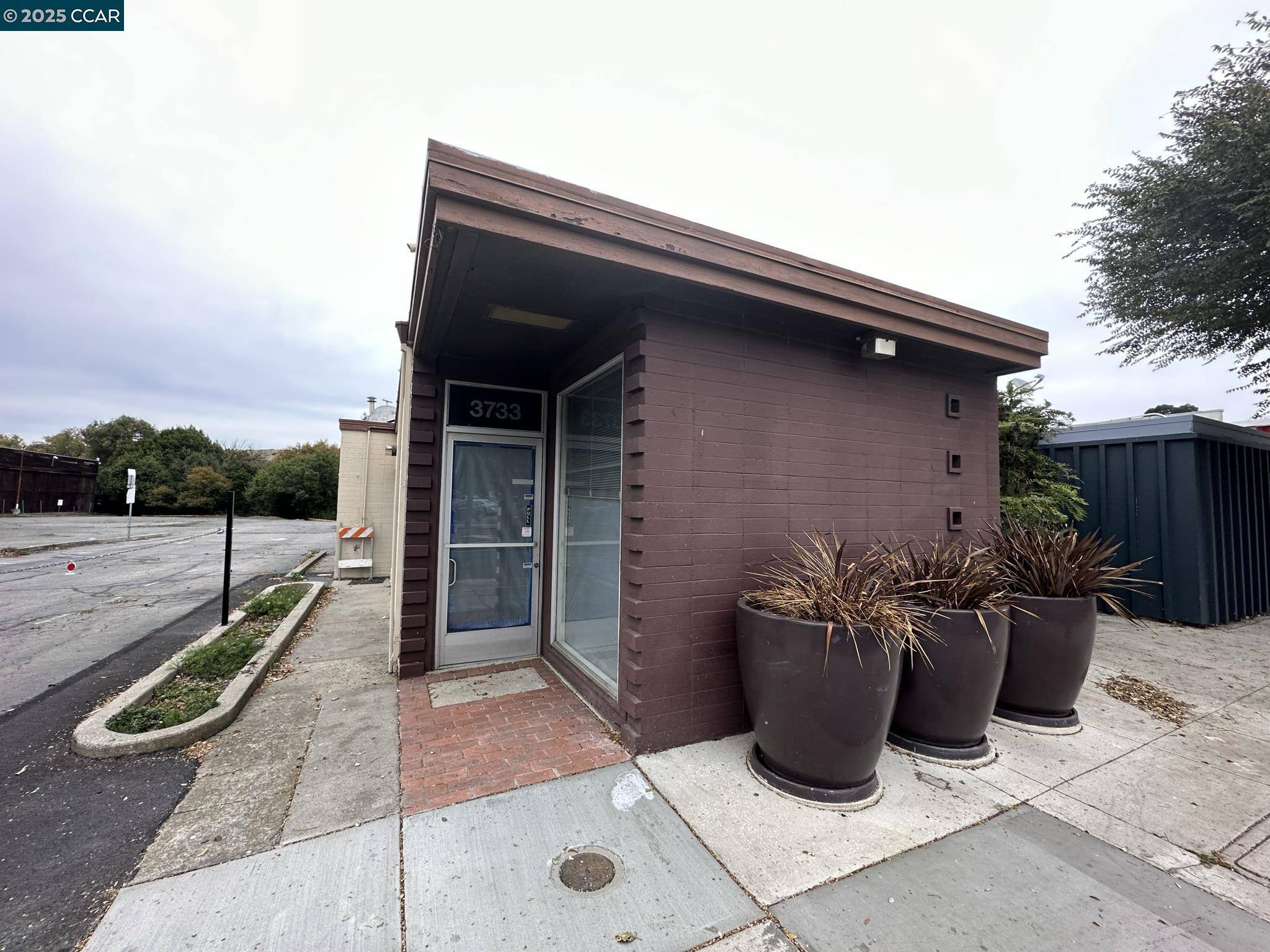 El Sobrante, CA 94803,3733 San Pablo Dam Rd