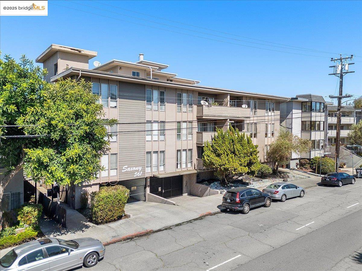Oakland, CA 94611,561 Oakland Avenue