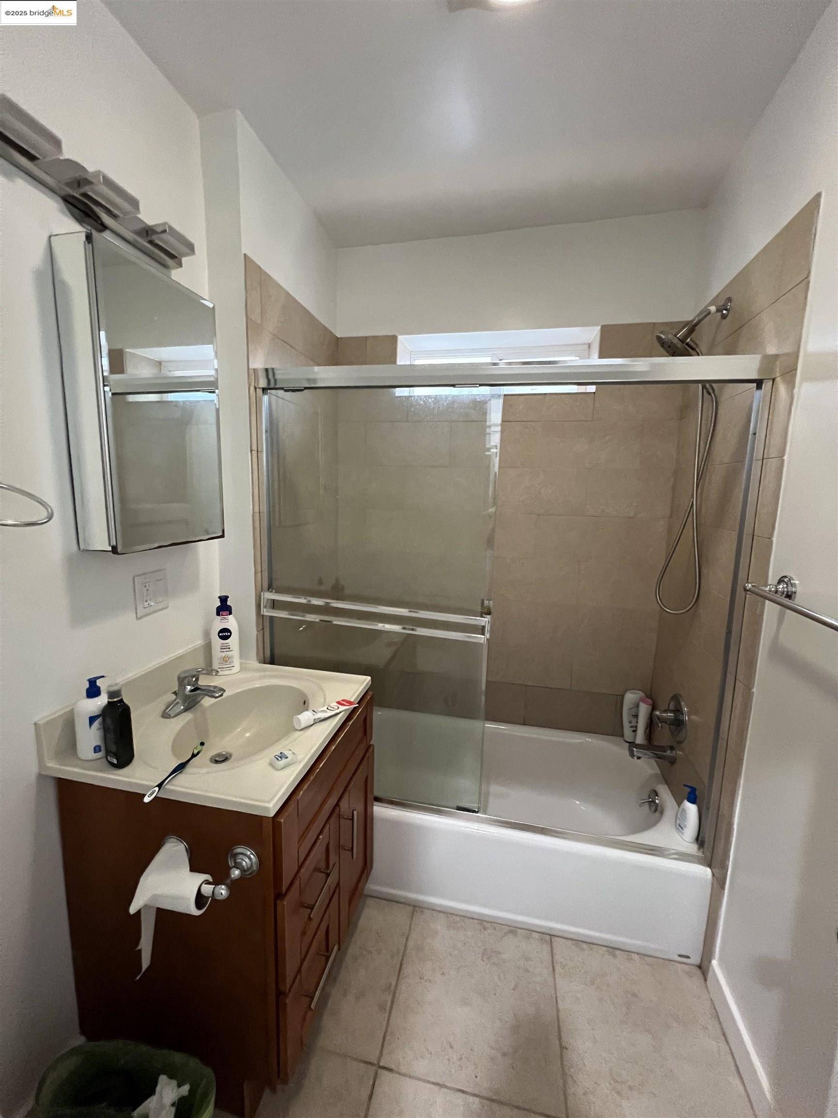 Berkeley, CA 94709,1640 EUCLID AVE ##7