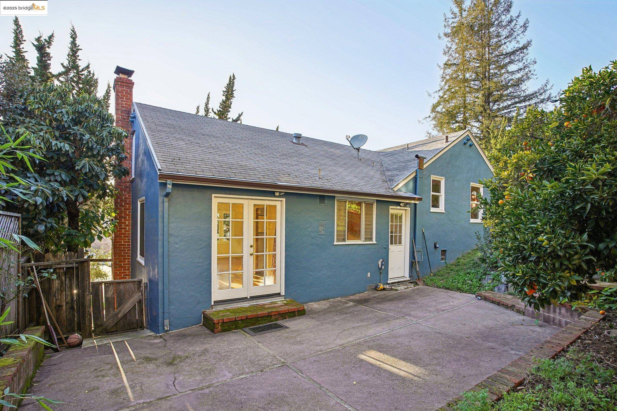Oakland, CA 94611,6576 Lucas AVE