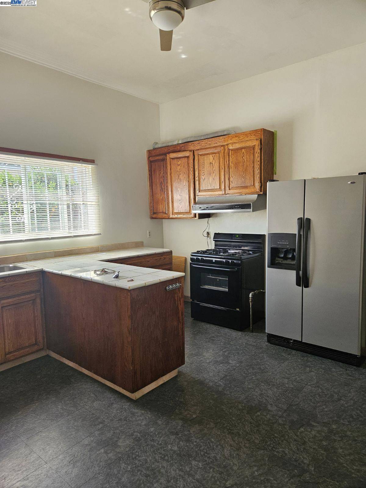 Oakland, CA 94601,2736 E 10Th St