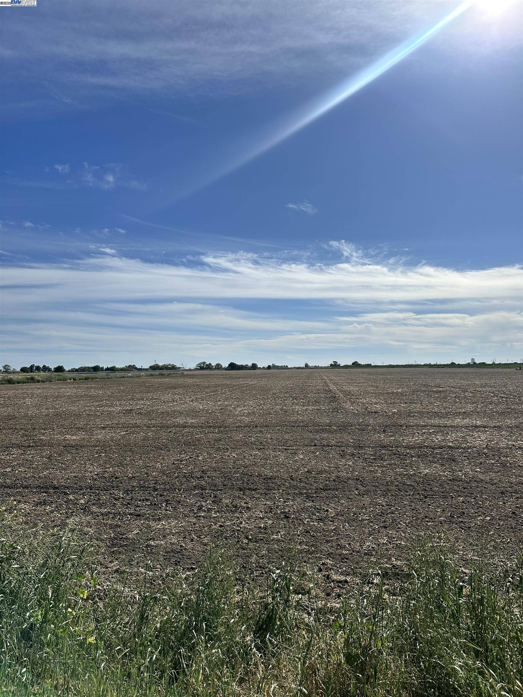 Tracy, CA 95376,19366 S Lammers Rd