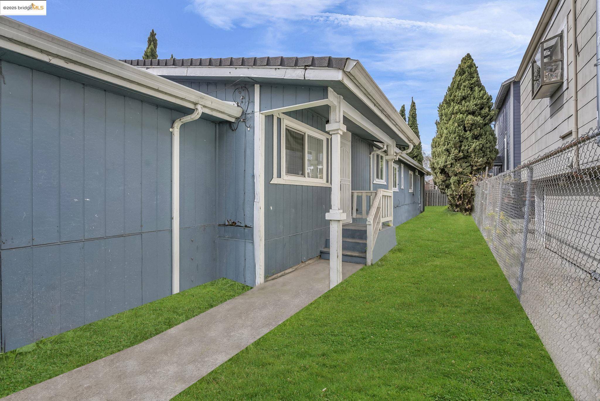 Oakland, CA 94608,2933 Filbert