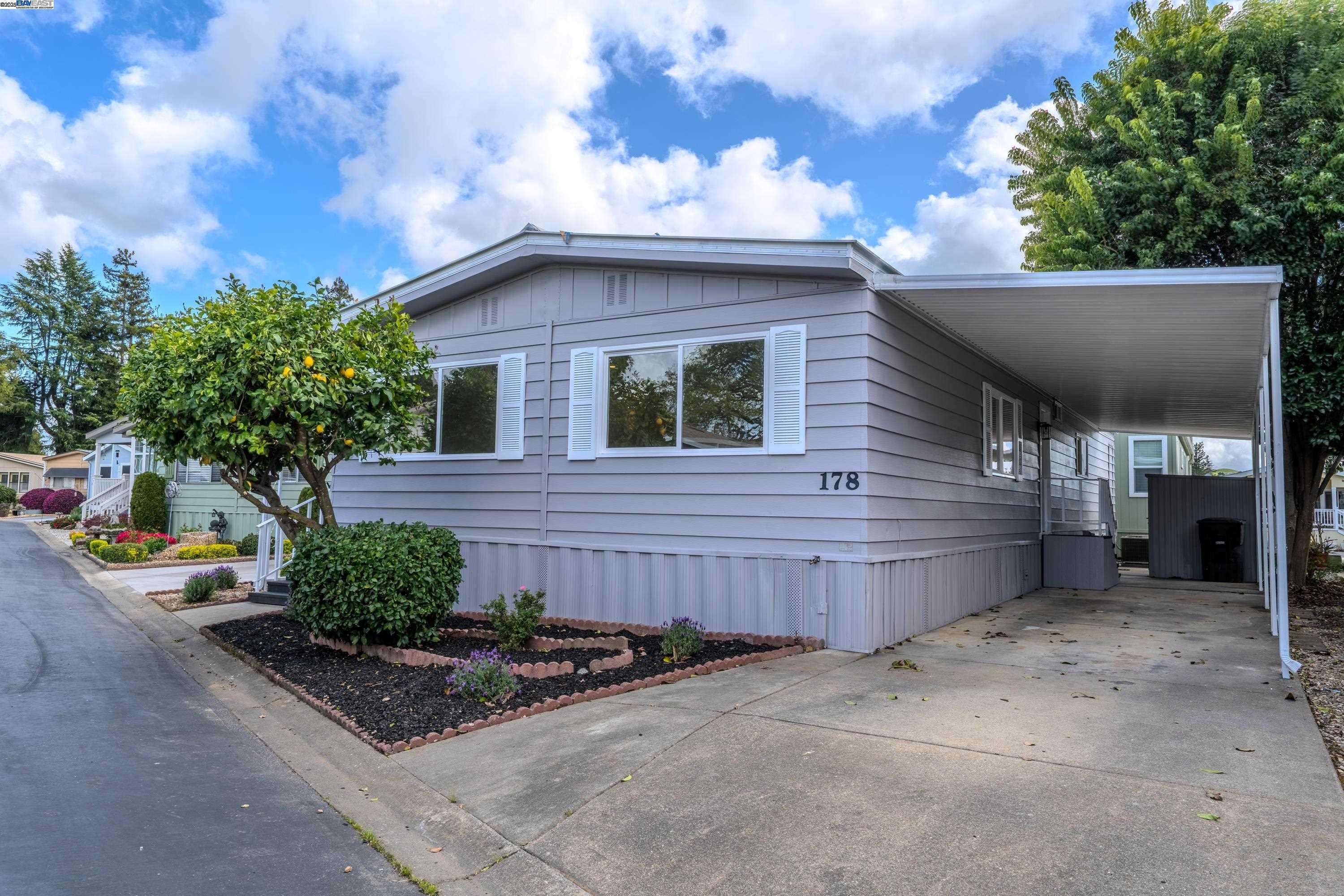 Pleasanton, CA 94566,3263 Vineyard Ave #178