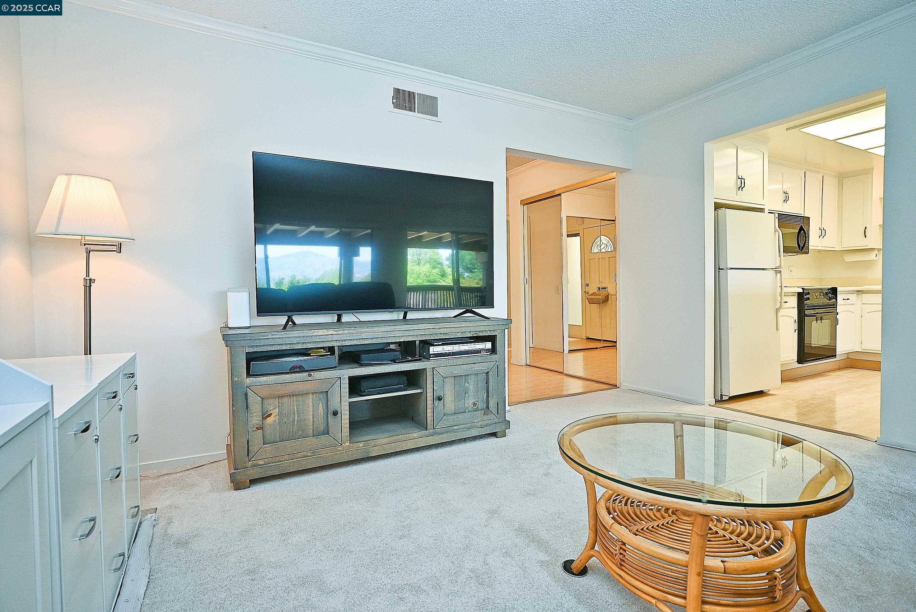 Walnut Creek, CA 94595,2501 Pine Knoll Dr #13