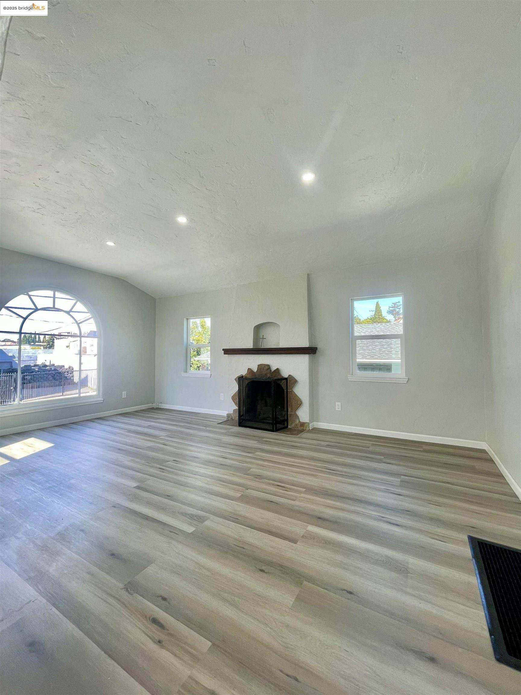 Oakland, CA 94601,1912 Crosby