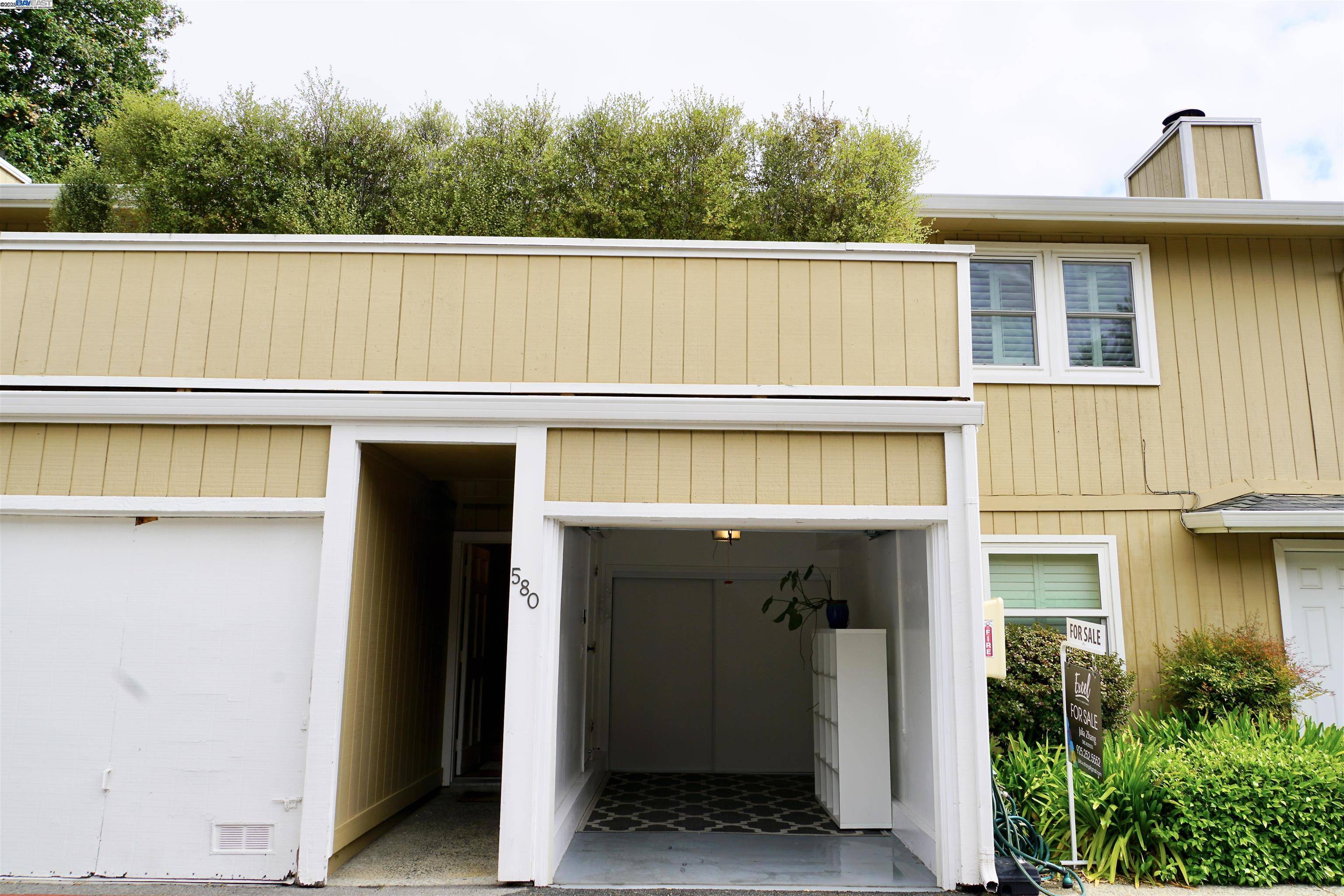 Palo Alto, CA 94306,580 Vista Ave
