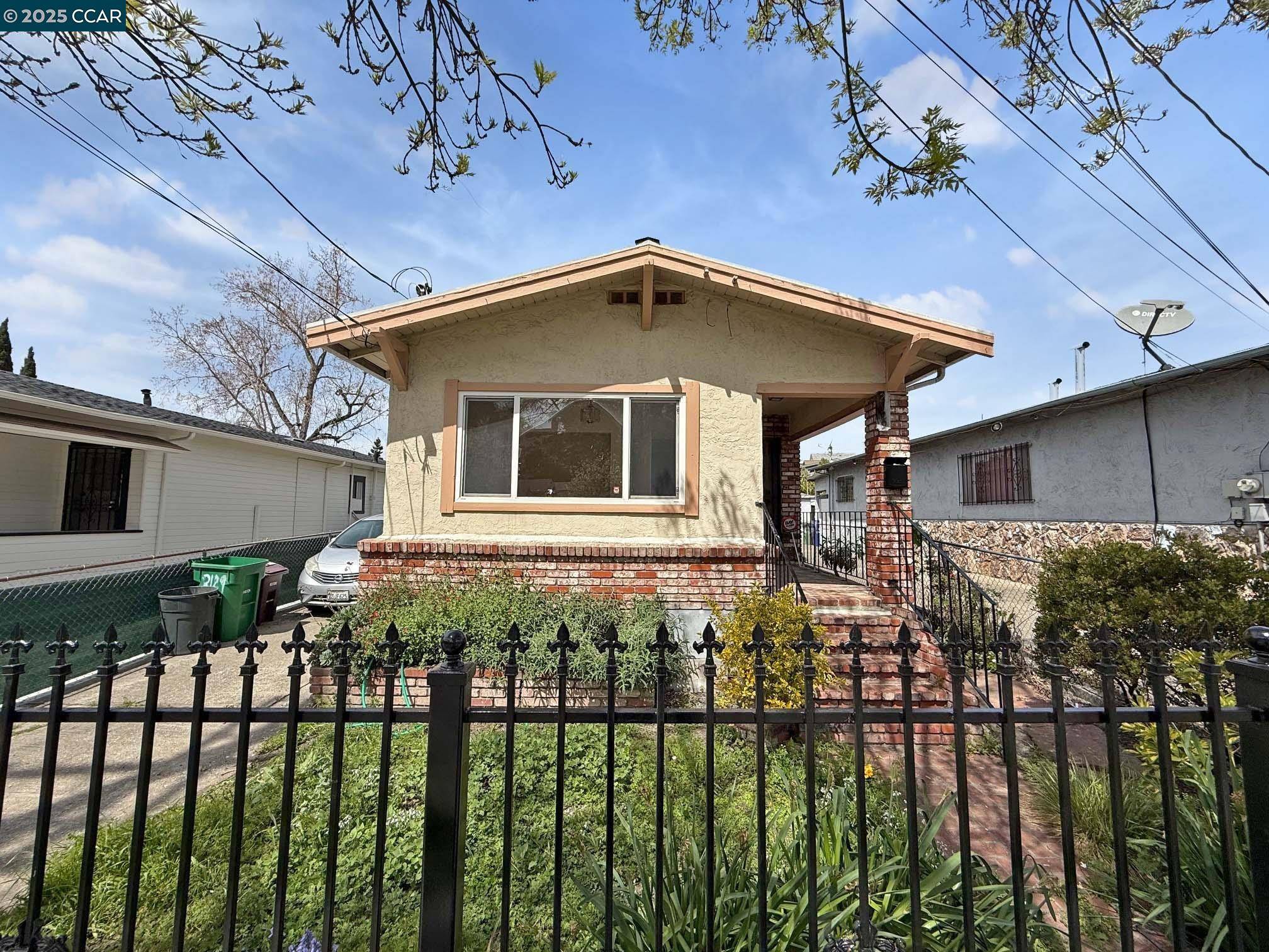 Oakland, CA 94601,2129 Harrington Ave