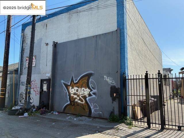 Oakland, CA 94606,1528 International BLVD