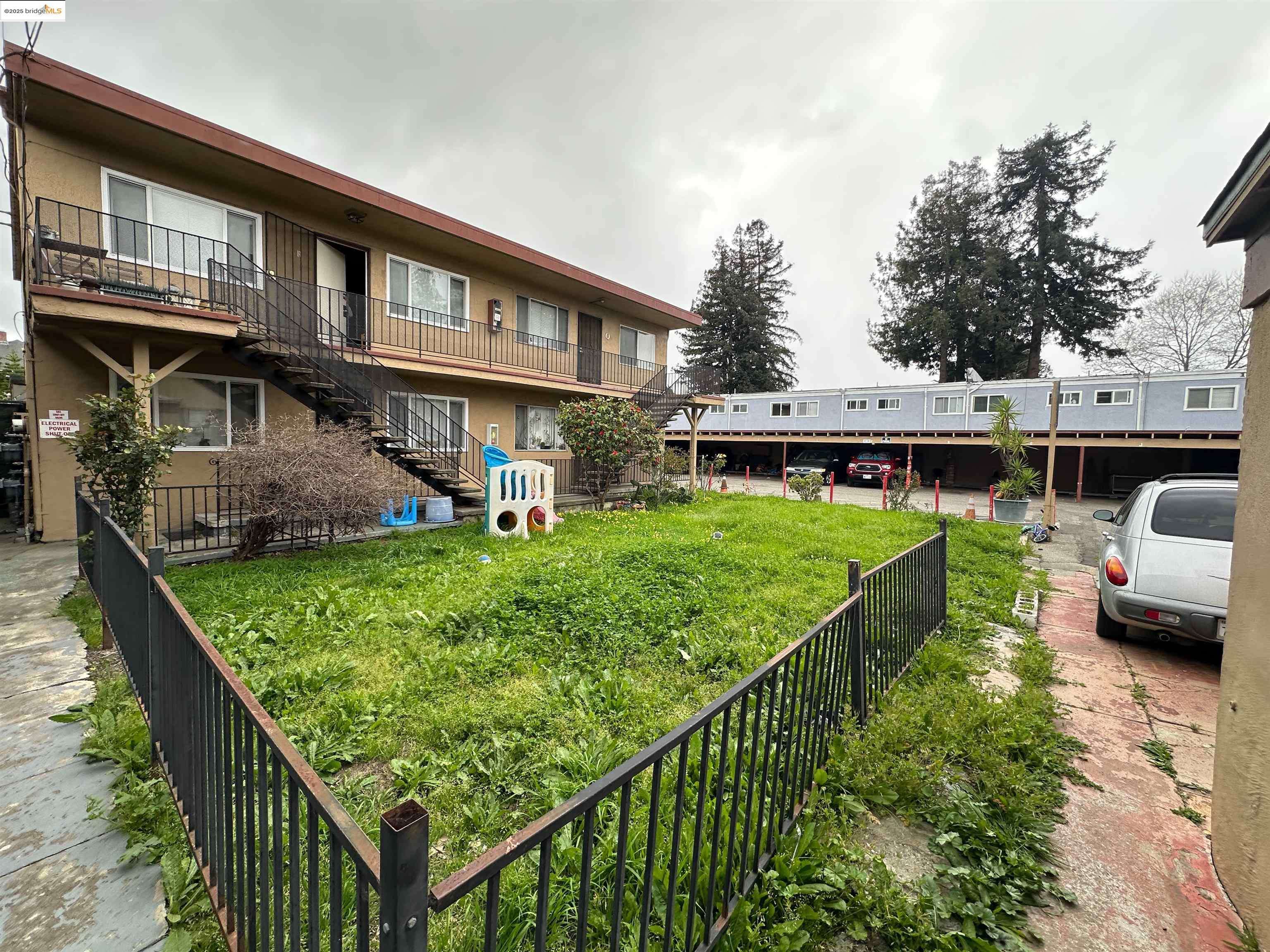 Oakland, CA 94601,2550 35th ave