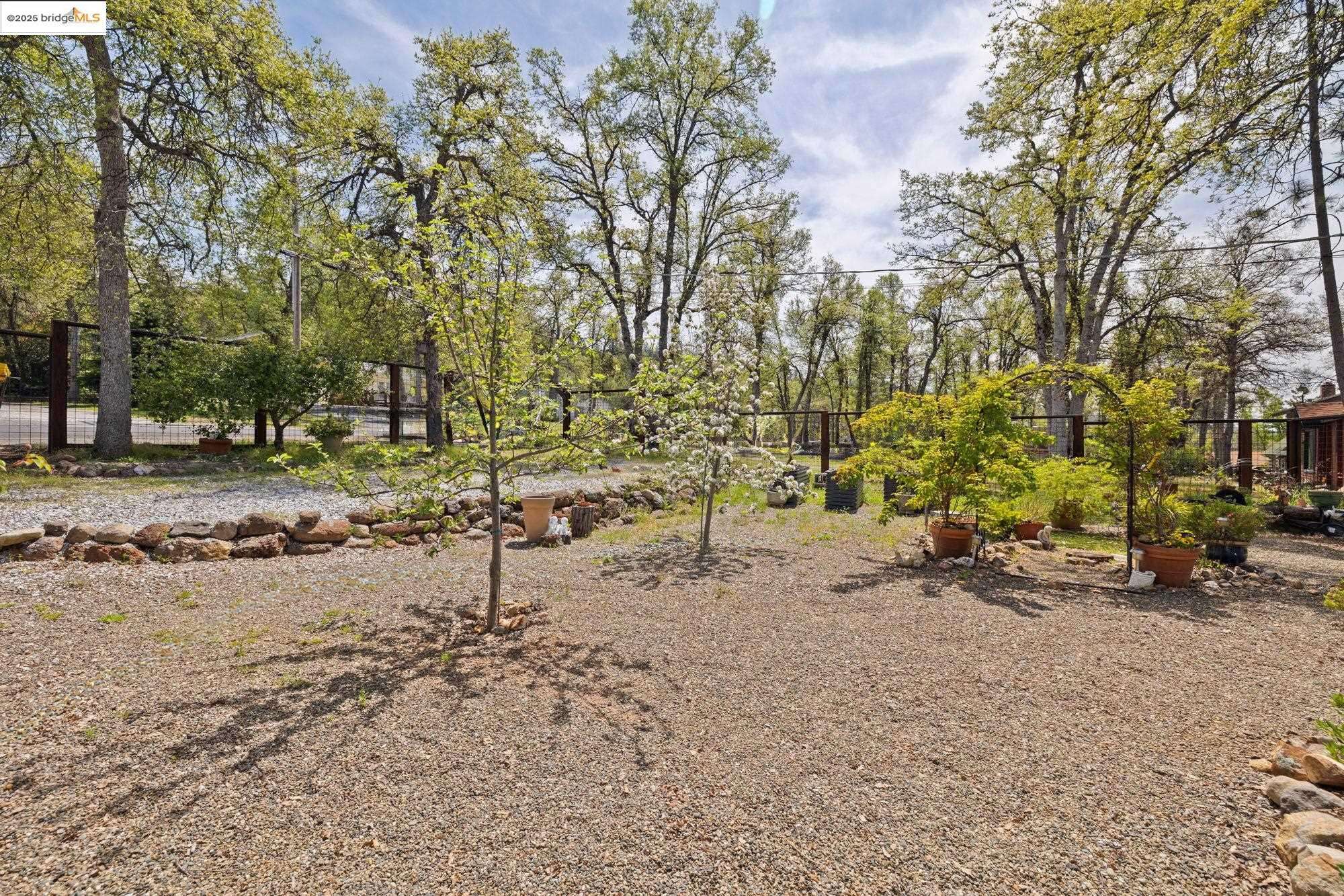 Soulsbyville, CA 95372,20780 Willow Springs Dr