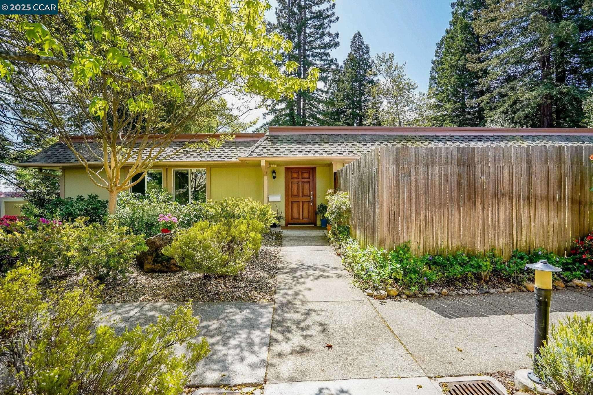 Walnut Creek, CA 94595,1625 Skycrest Dr #27