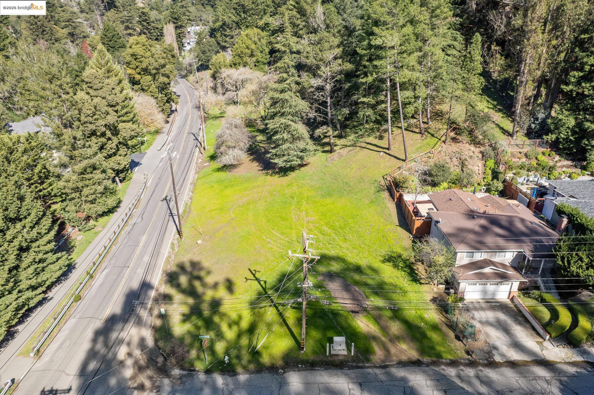 Oakland, CA 94611,6658 Shepherd Canyon