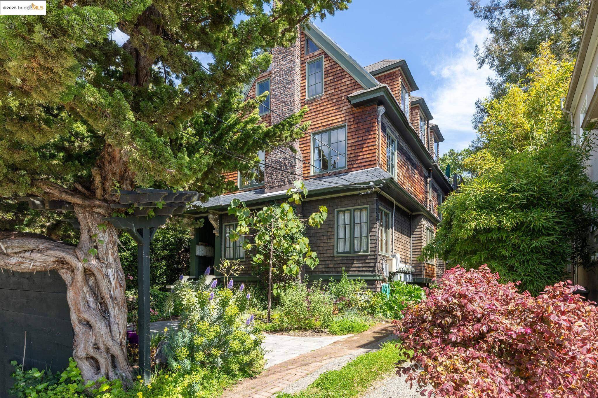 Berkeley, CA 94704,2633 Benvenue #3