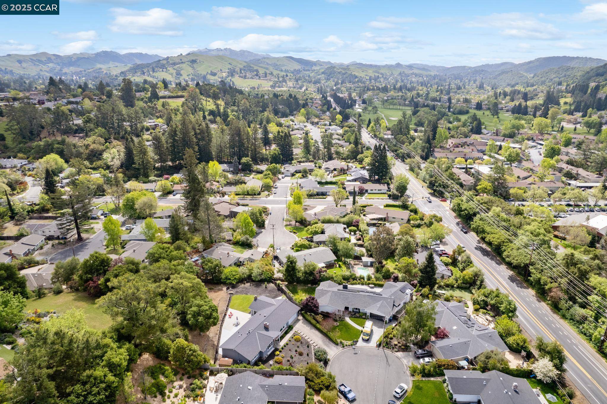 Orinda, CA 94563,15 Aspinwall Ct