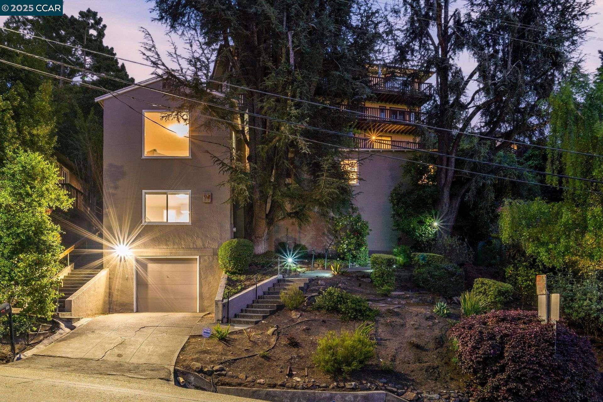 Oakland, CA 94611,5608 Colton Blvd
