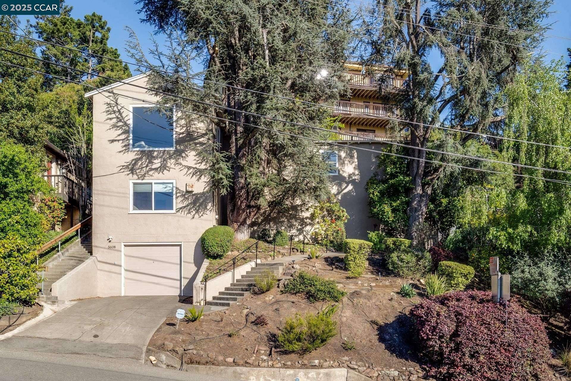 Oakland, CA 94611,5608 Colton Blvd
