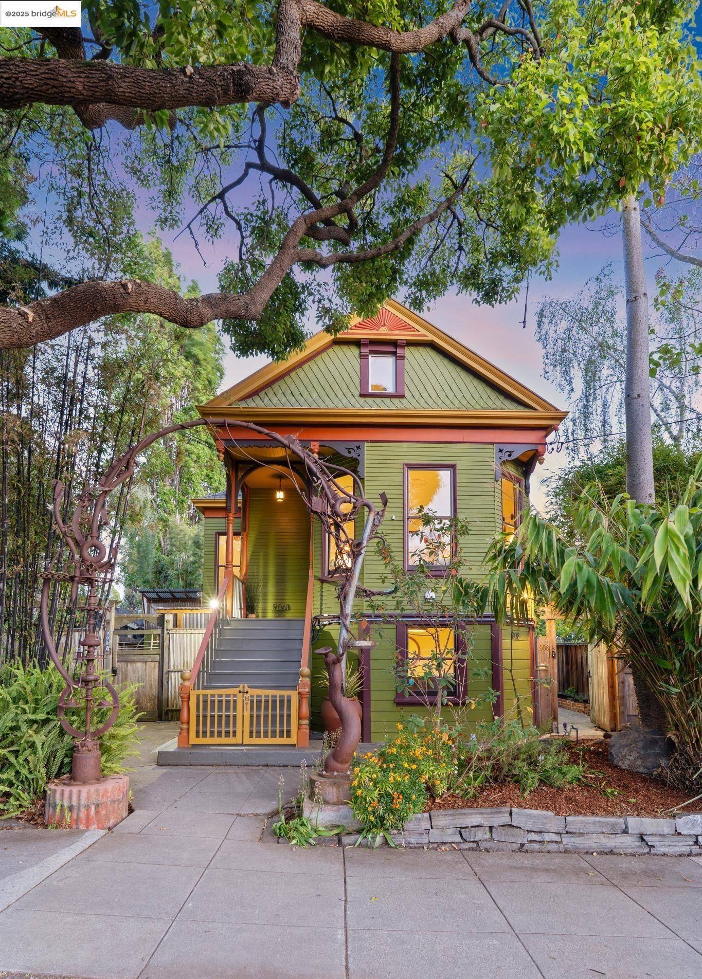 Berkeley, CA 94710,906 Hearst Ave