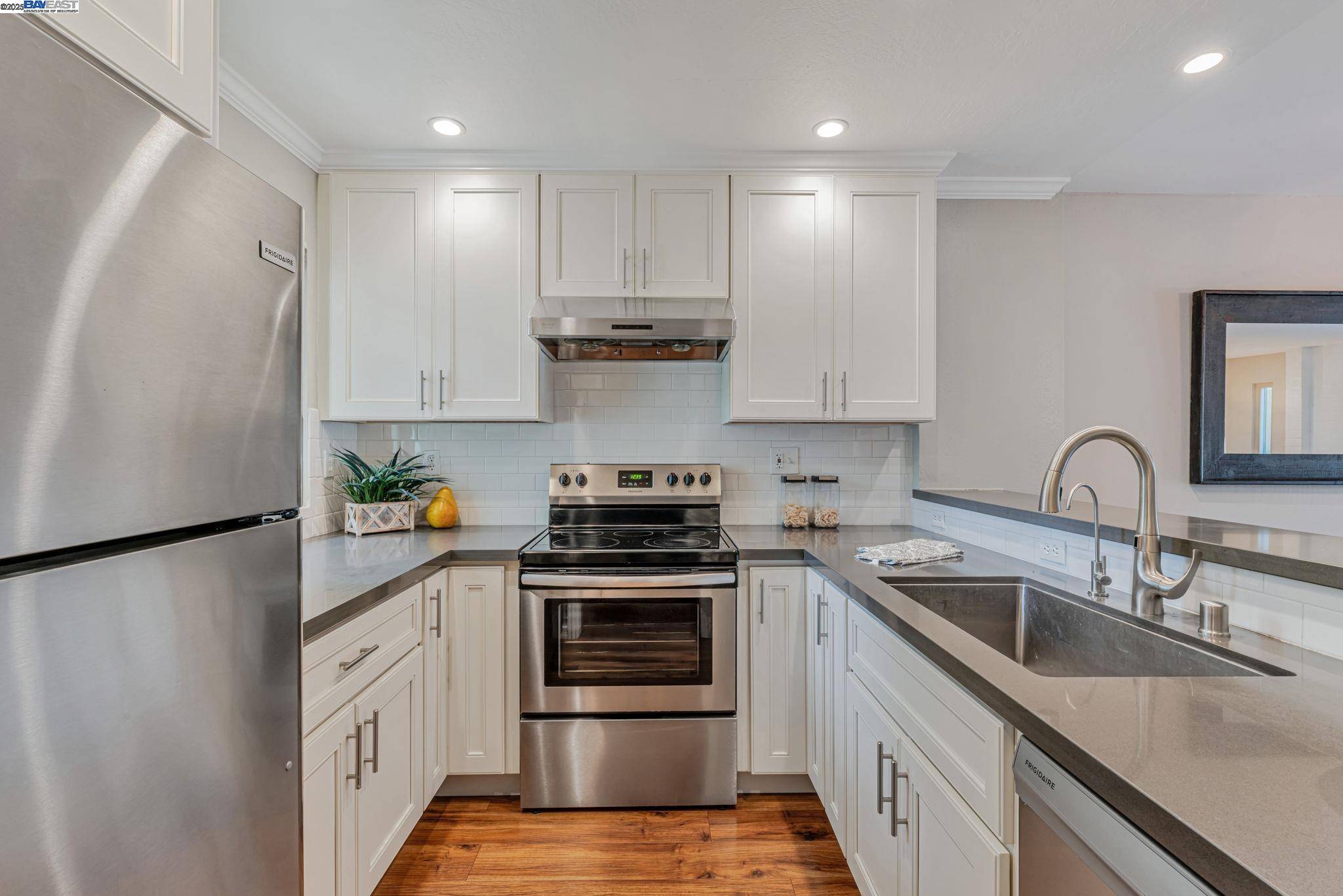 Alameda, CA 94502,1071 Mangrove Ln
