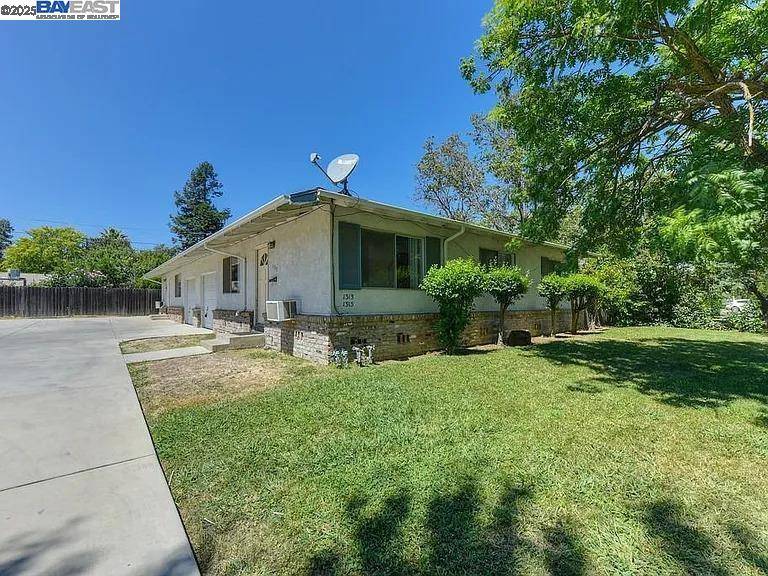 Davis, CA 95616,1313-15 F St