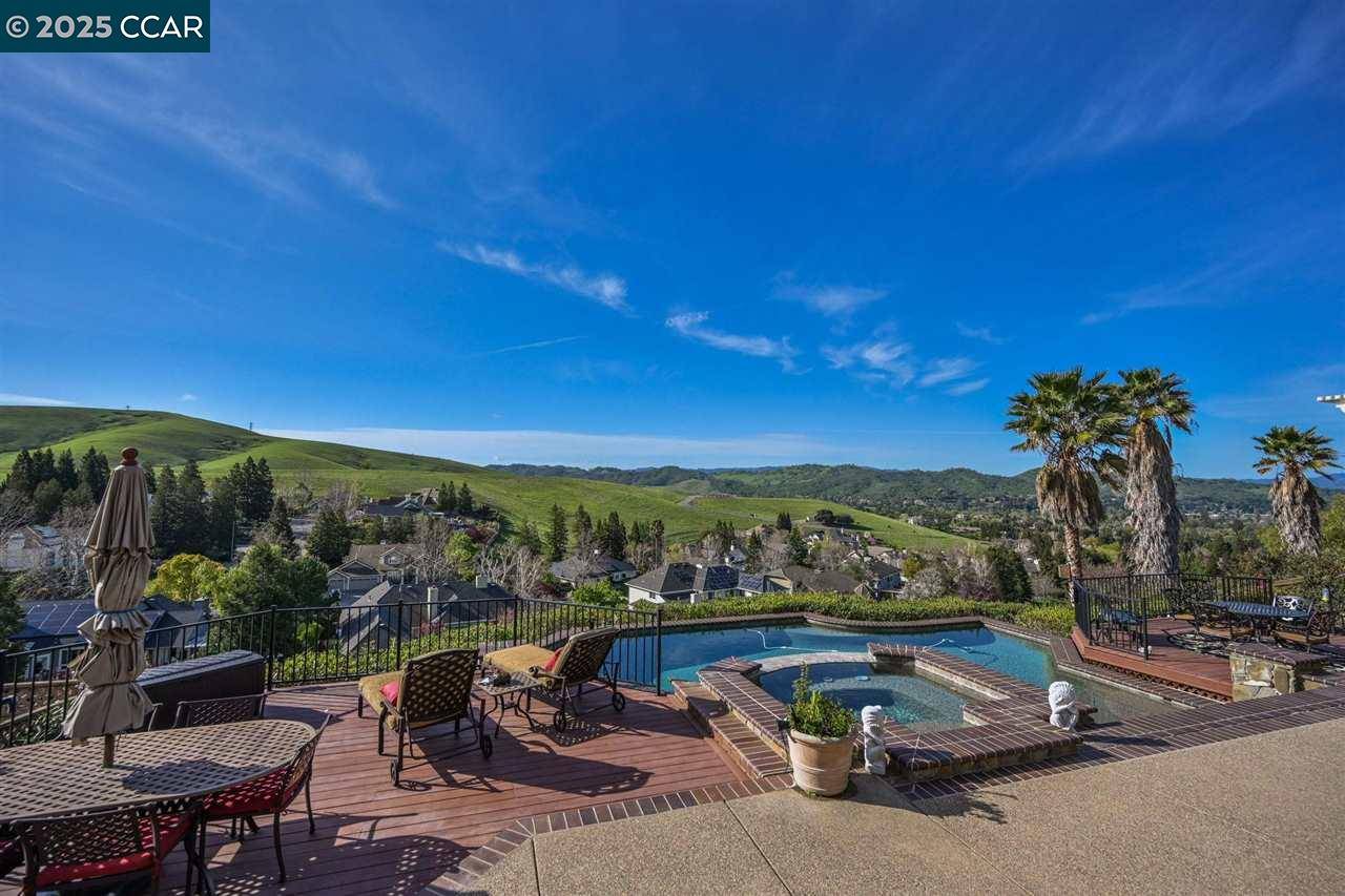 Walnut Creek, CA 94598,460 Silver Hollow Drive