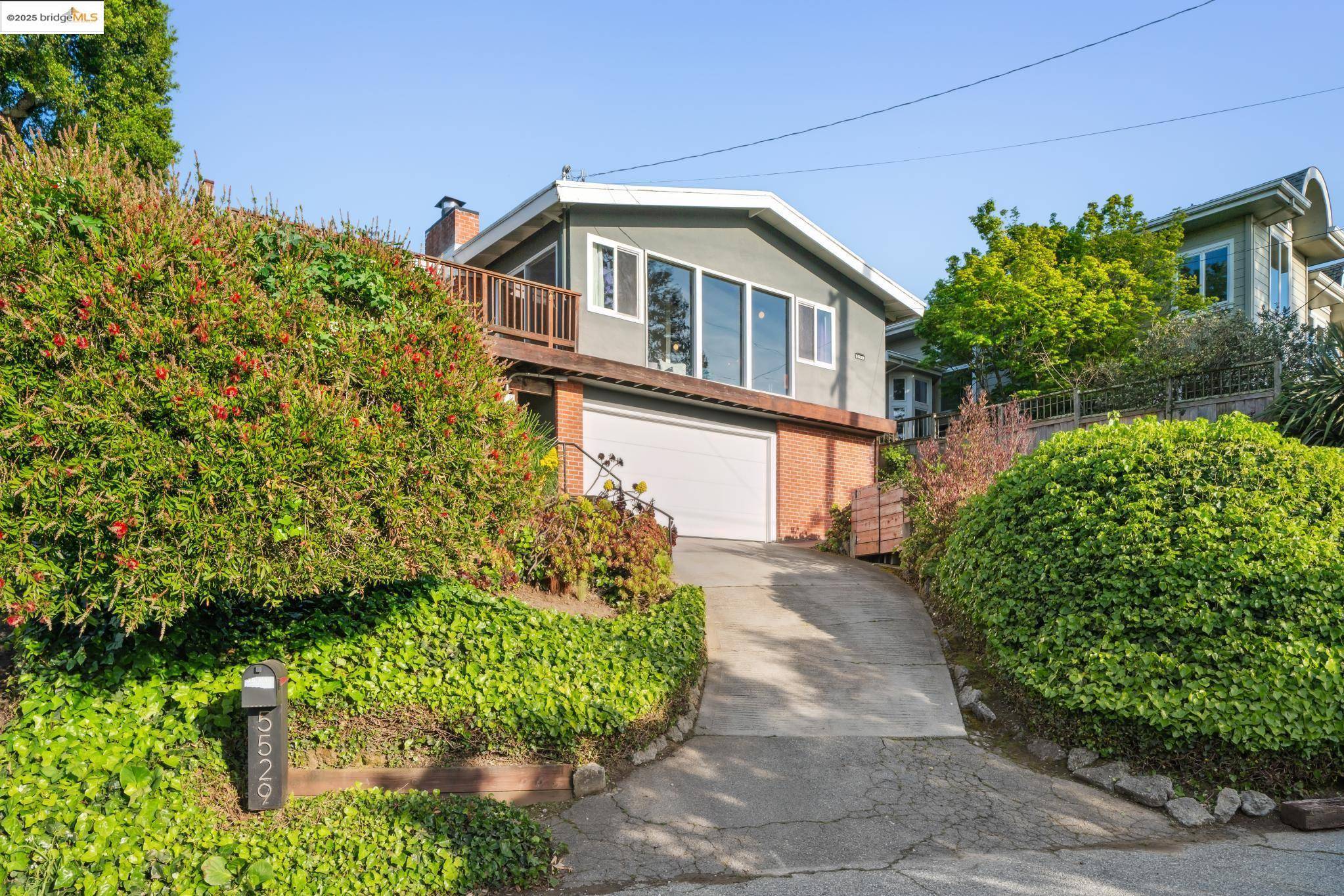 Oakland, CA 94611,5529 Balboa Dr