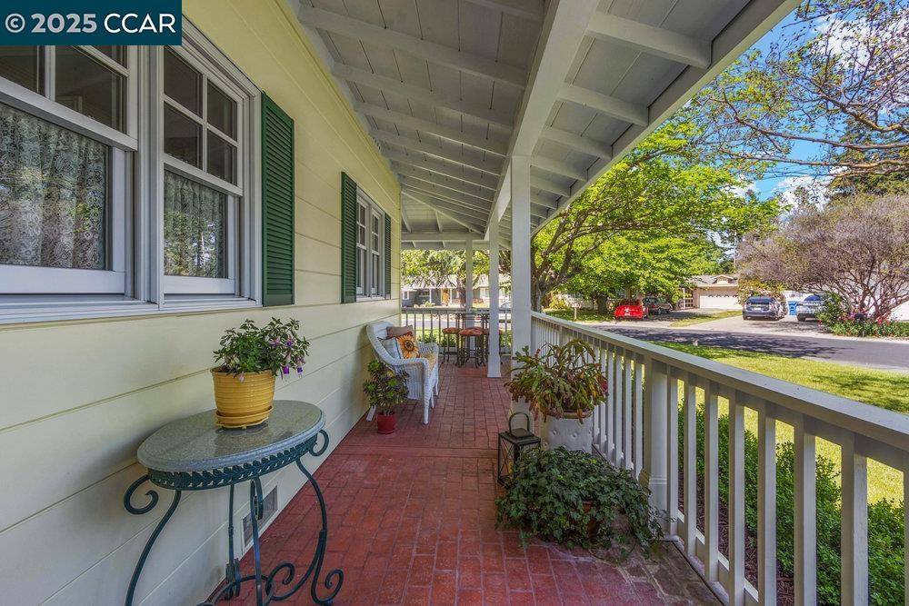 Walnut Creek, CA 94597,125 Greenwood Cir