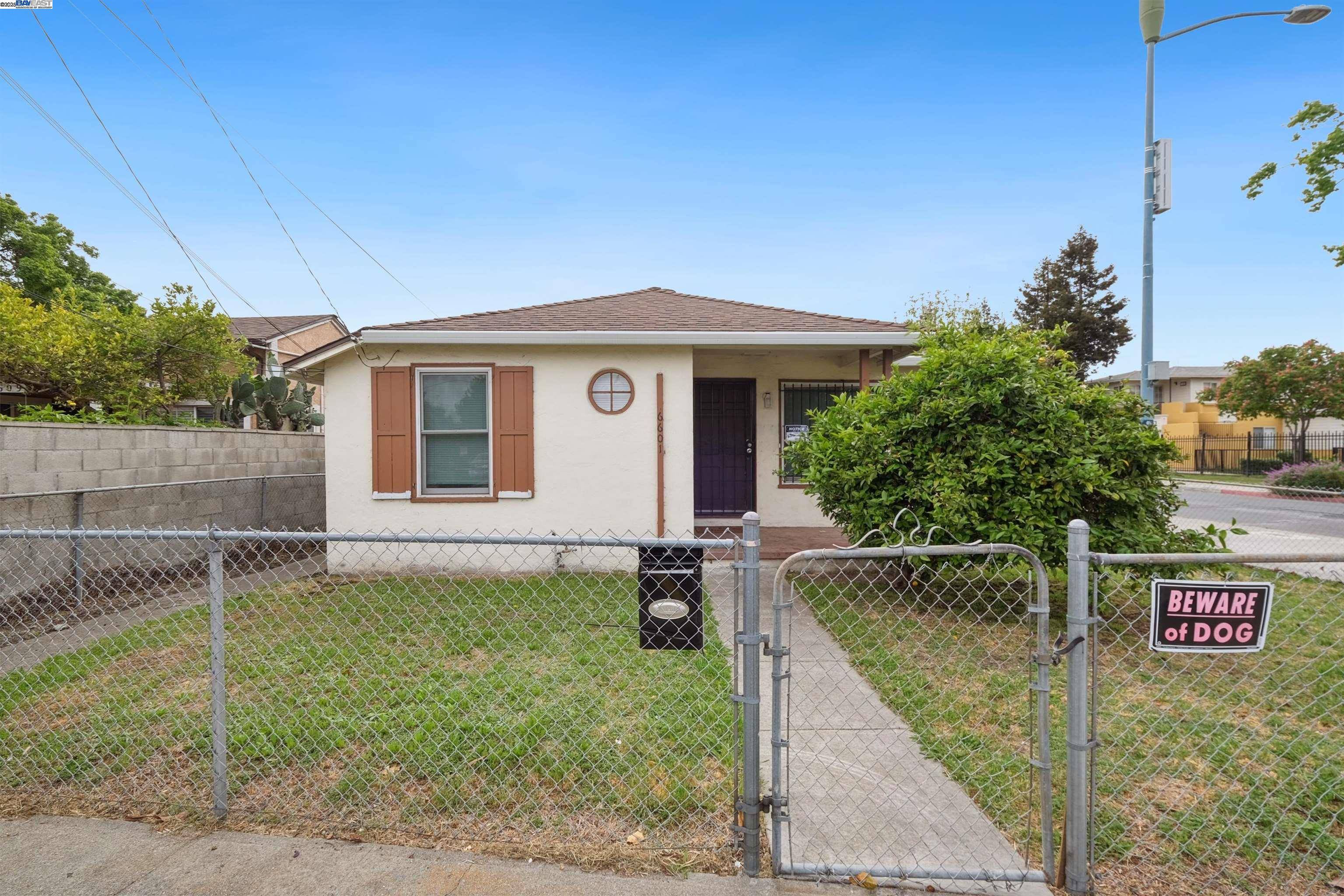 Oakland, CA 94621,6601 Eastlawn St