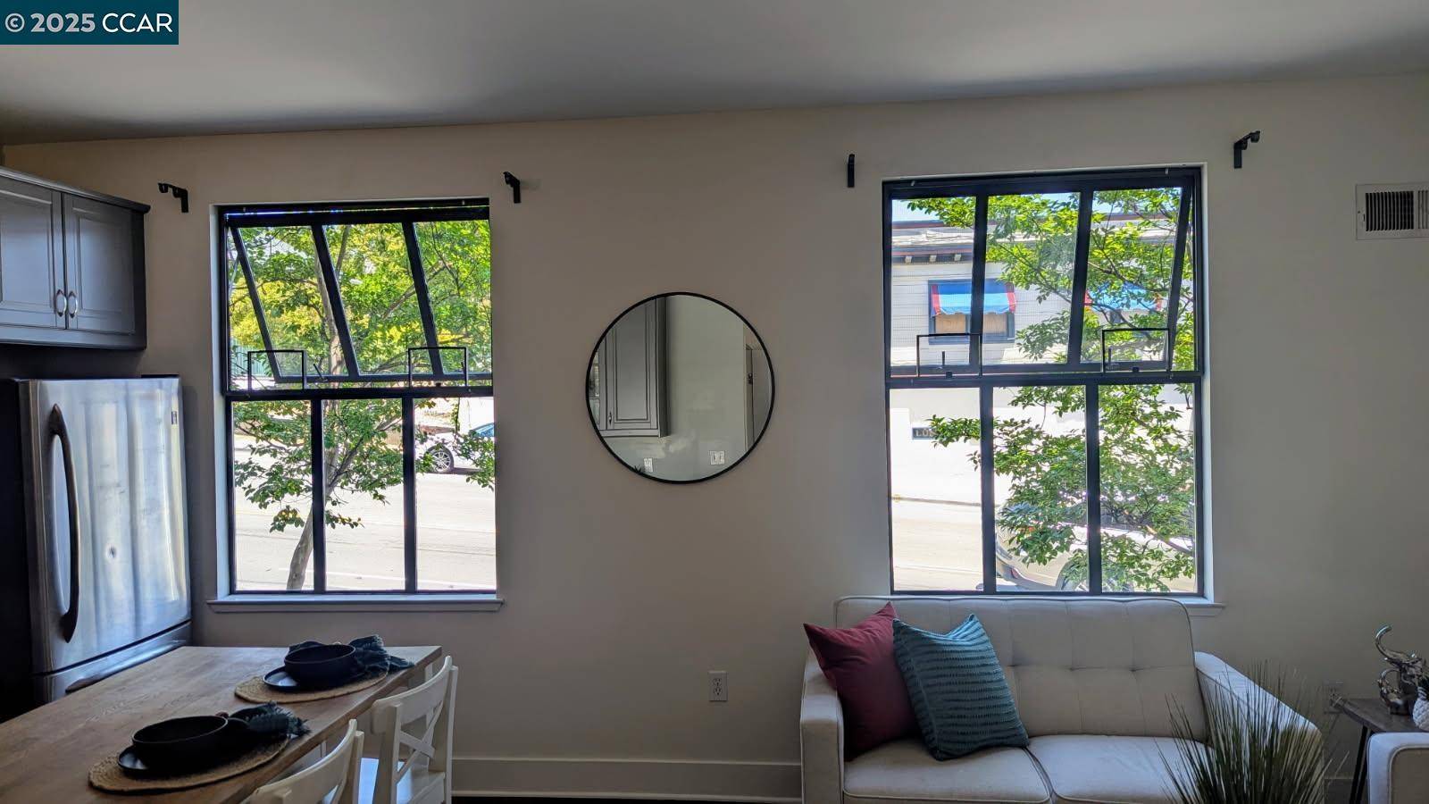 Oakland, CA 94611,4395 Piedmont Ave #P208