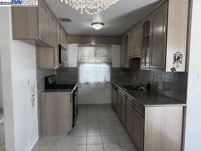 Hayward, CA 94545,26772 Peterman Ave