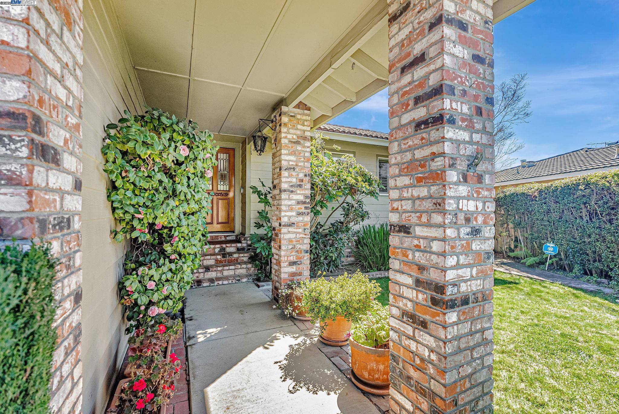 Hayward, CA 94541,25660 Paul Ct