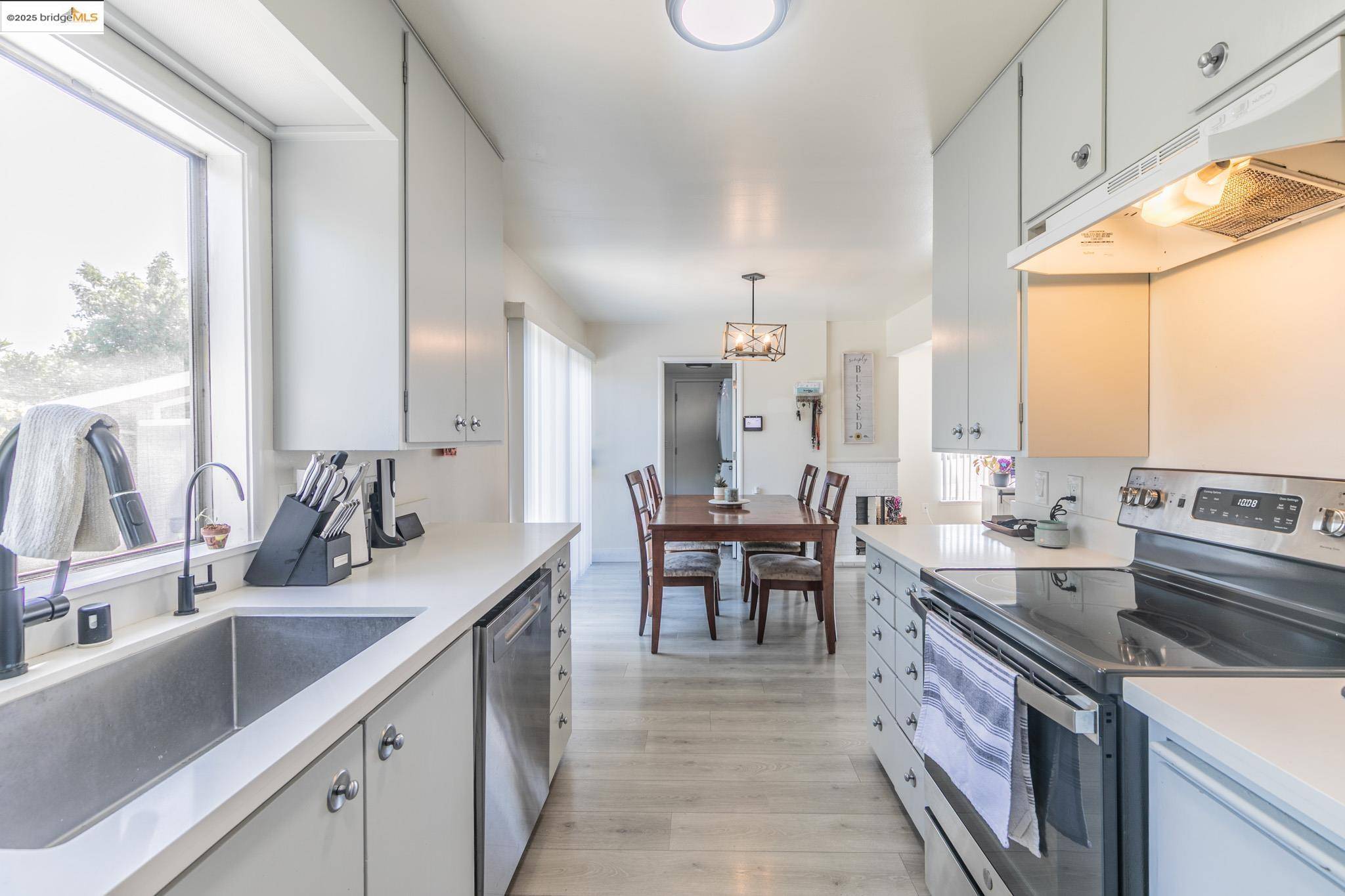 Antioch, CA 94509,3006 Windsor Dr