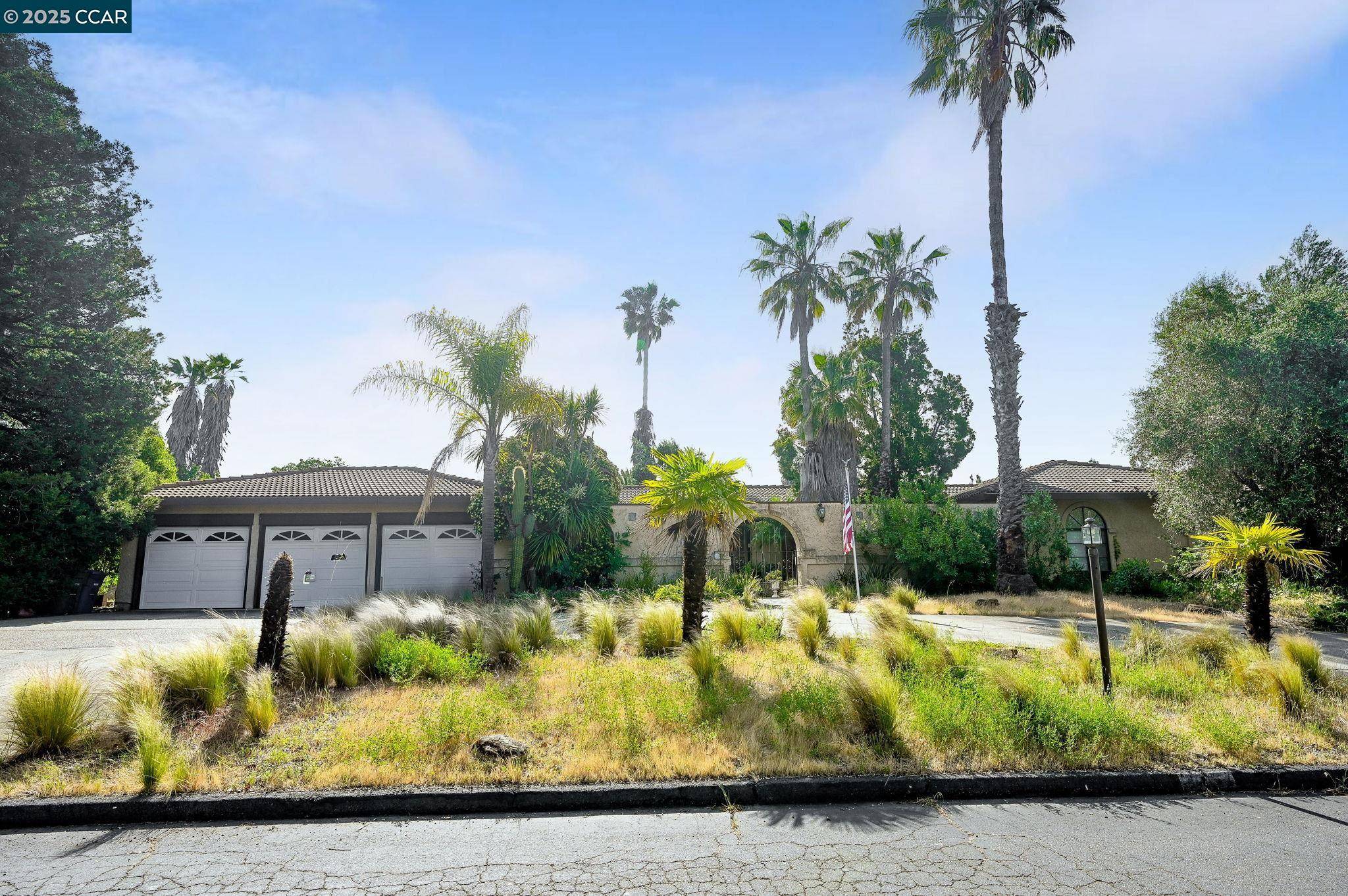 Concord, CA 94518,895 Ridge Dr