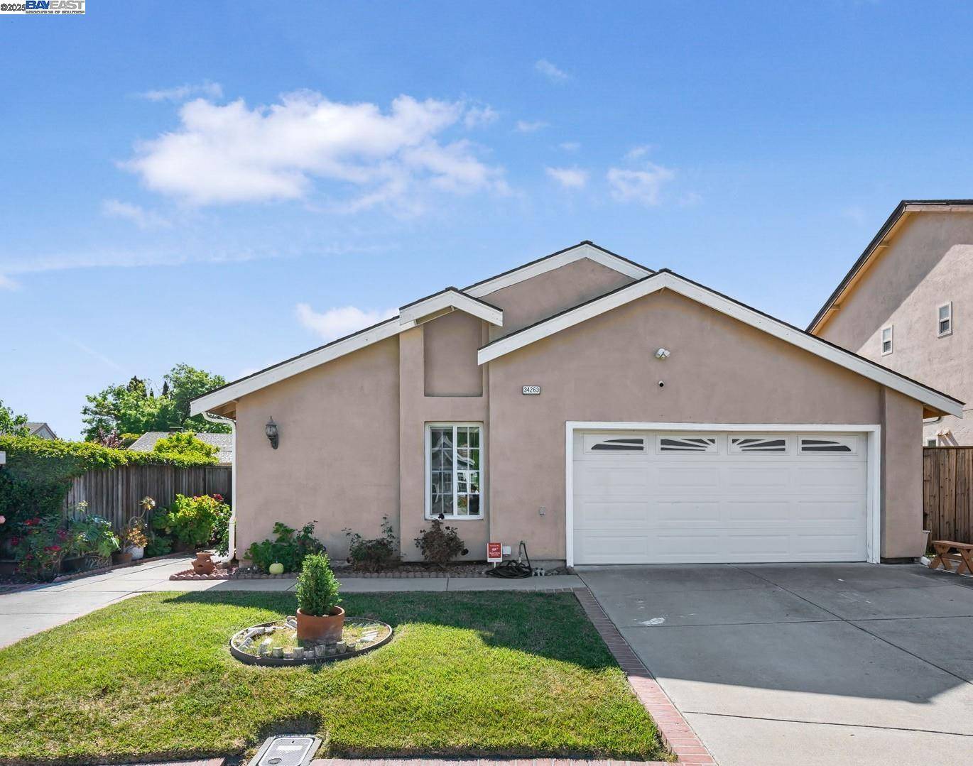 Fremont, CA 94555,34263 Lennox Ct