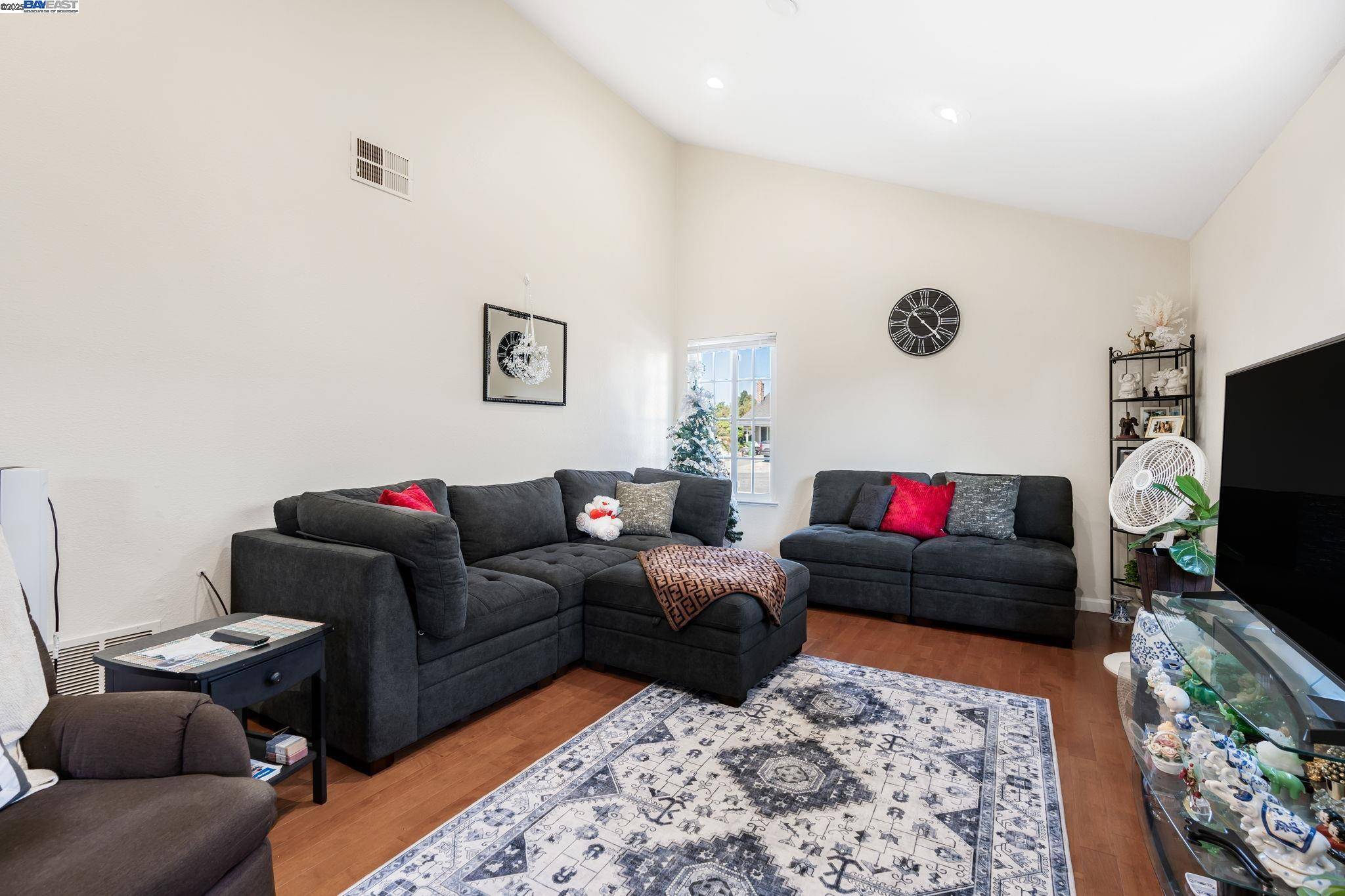 Fremont, CA 94555,34263 Lennox Ct