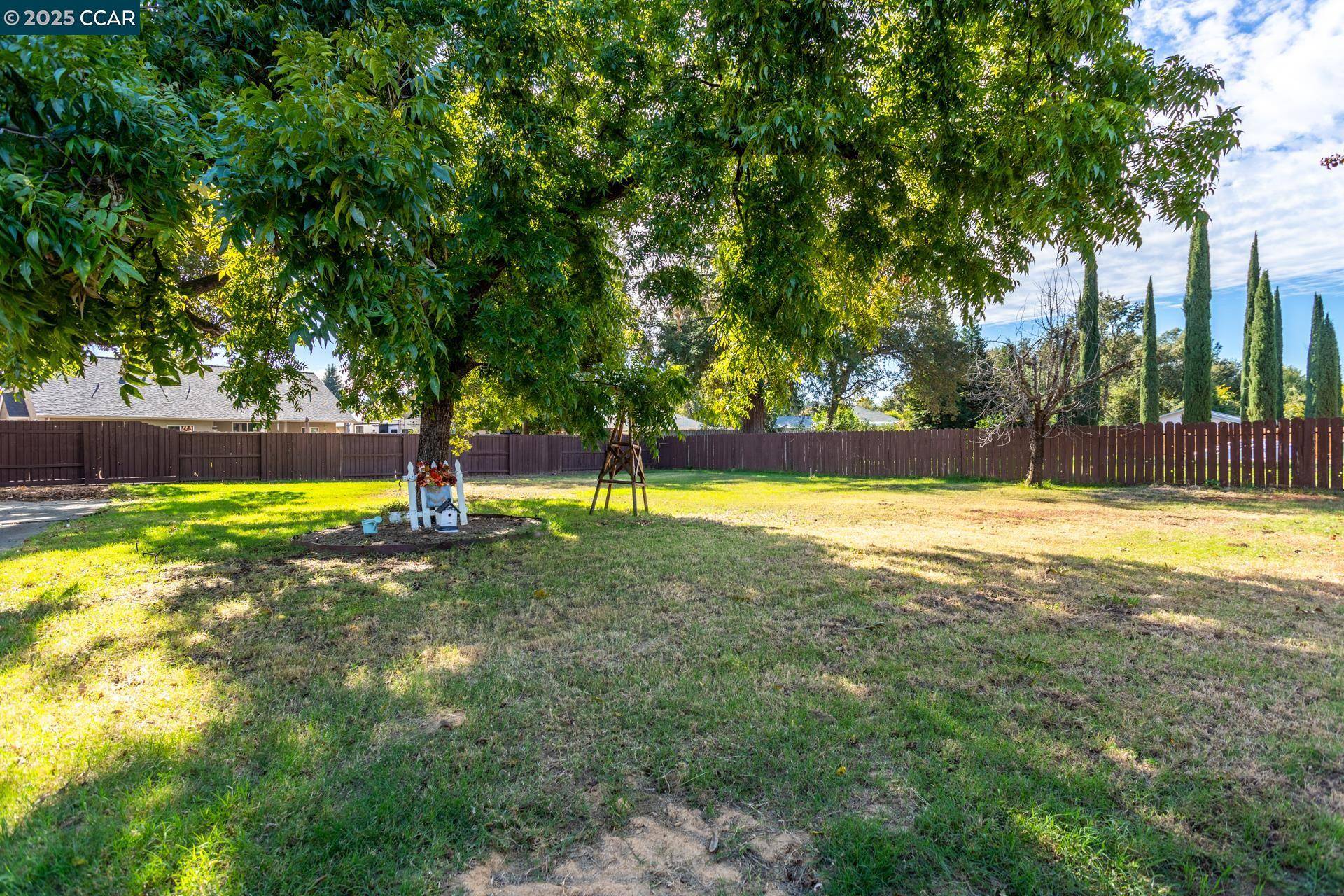 Redding, CA 96001,3301 Sacramento Dr