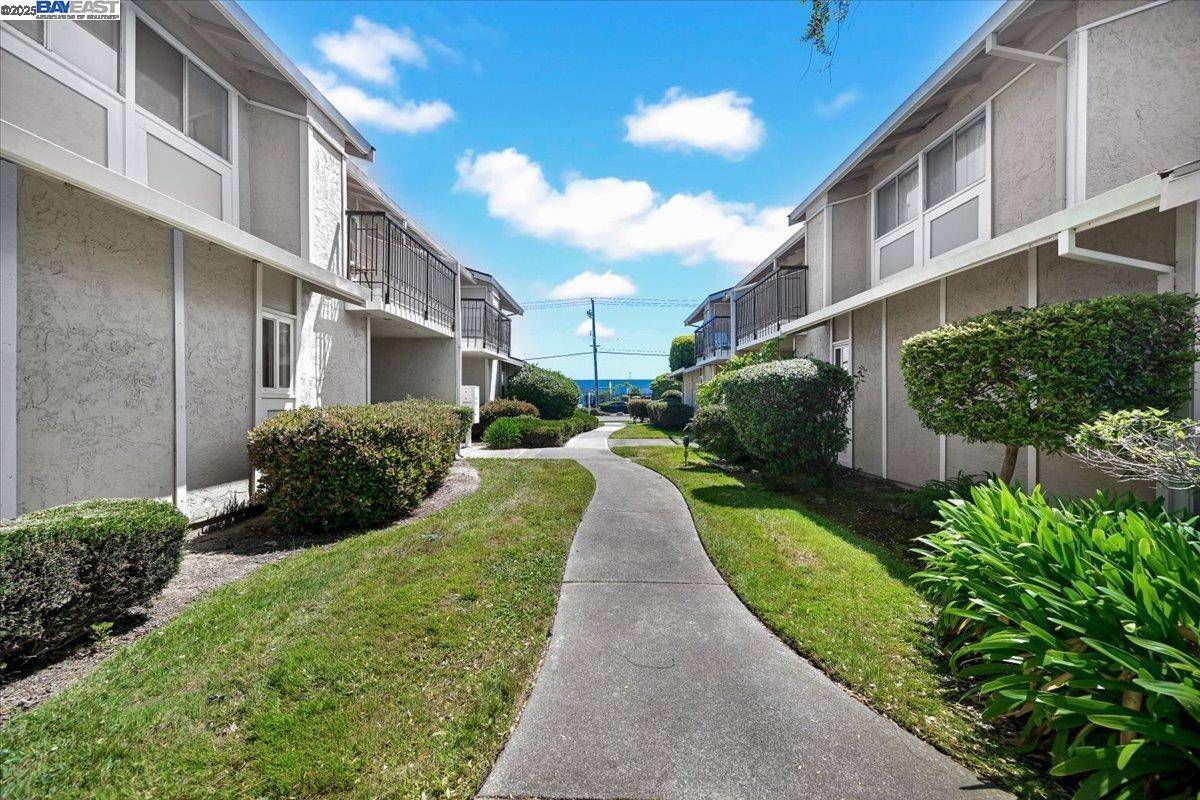 San Leandro, CA 94577,14587 Doolittle Dr