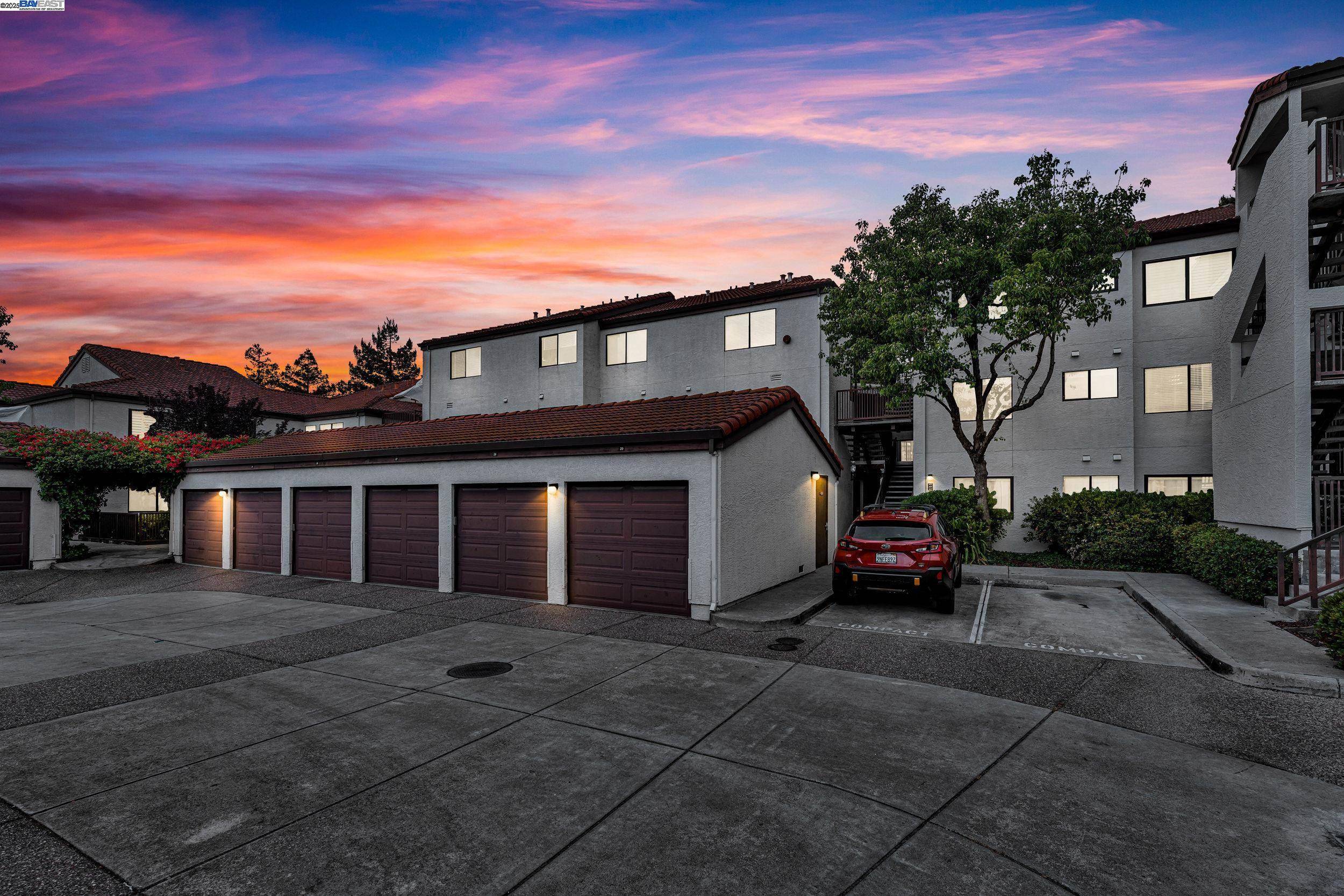 Hayward, CA 94546,21239 Gary Dr #316A
