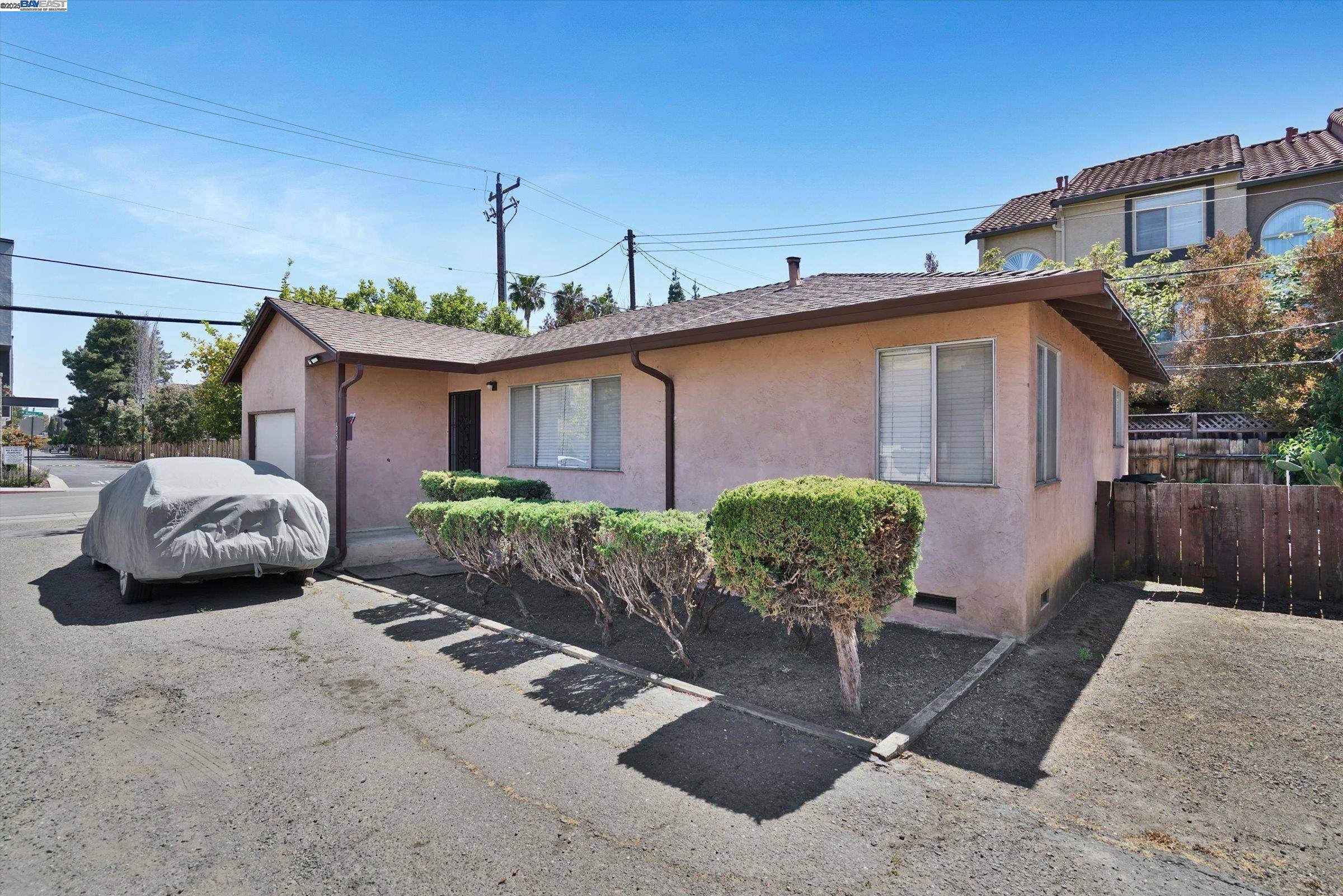 Hayward, CA 94544,656 Berry Ave