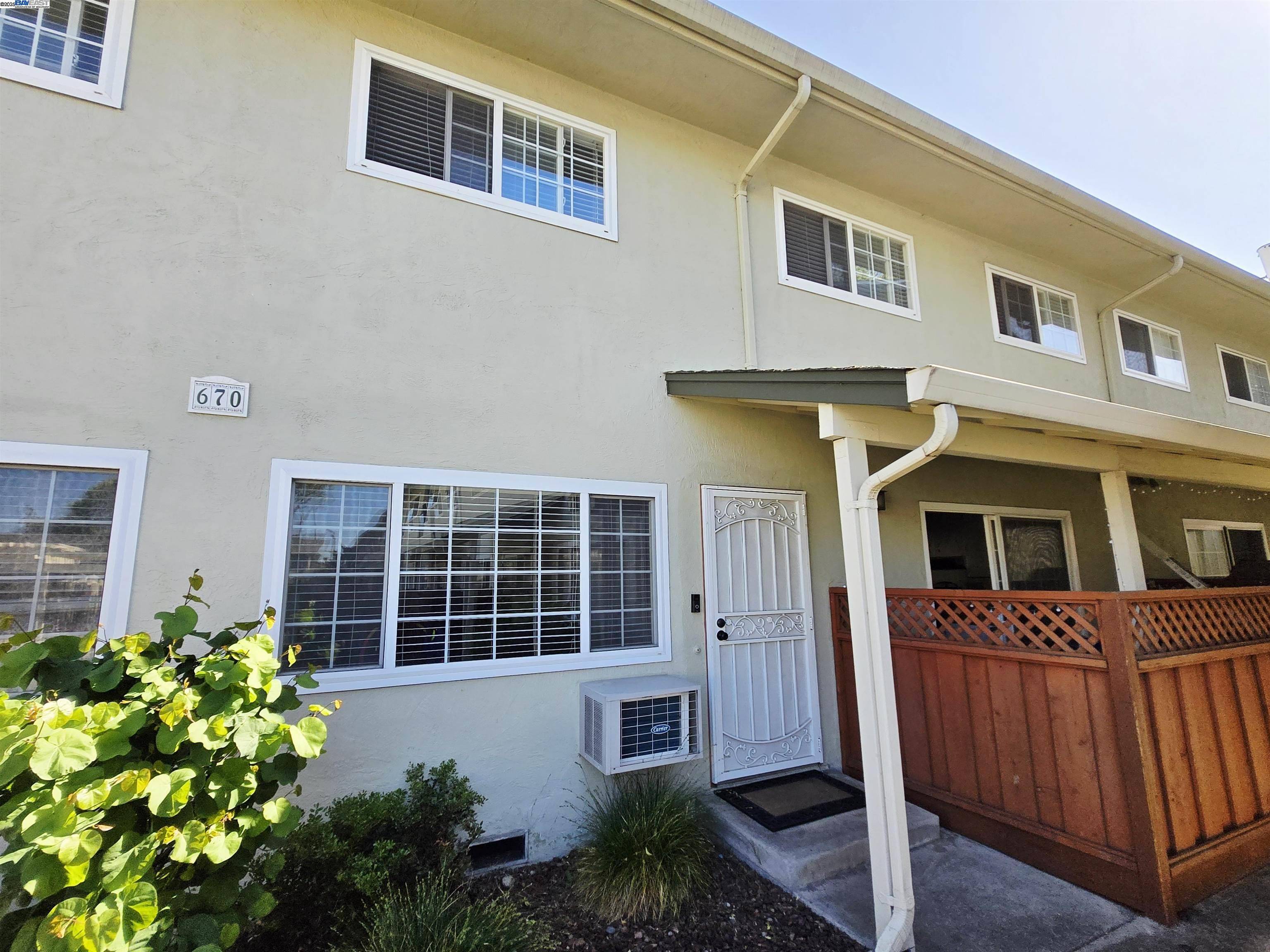 San Leandro, CA 94579,670 Fargo Ave #2