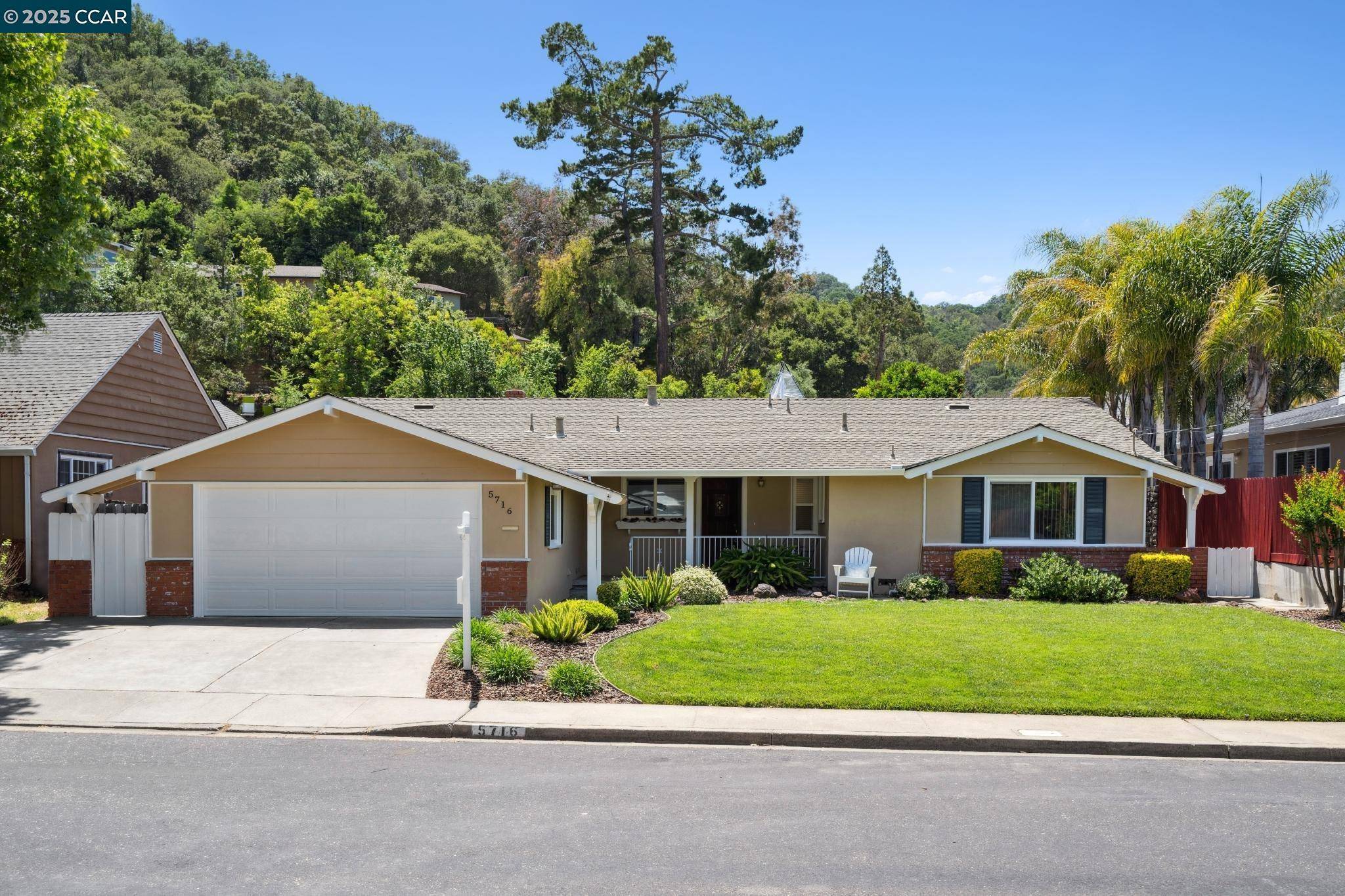 Martinez, CA 94553,5716 Likins Ct