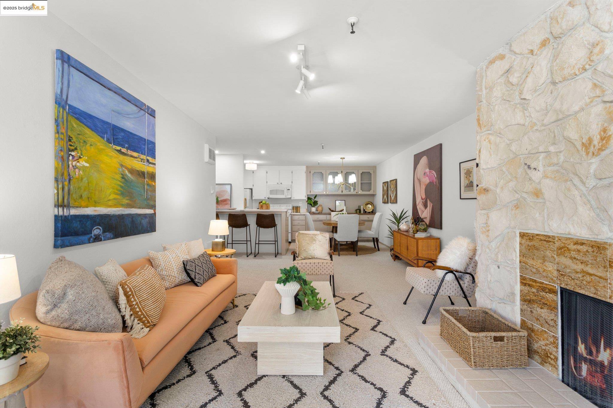 Oakland, CA 94606,1830 Lakeshore Ave #306